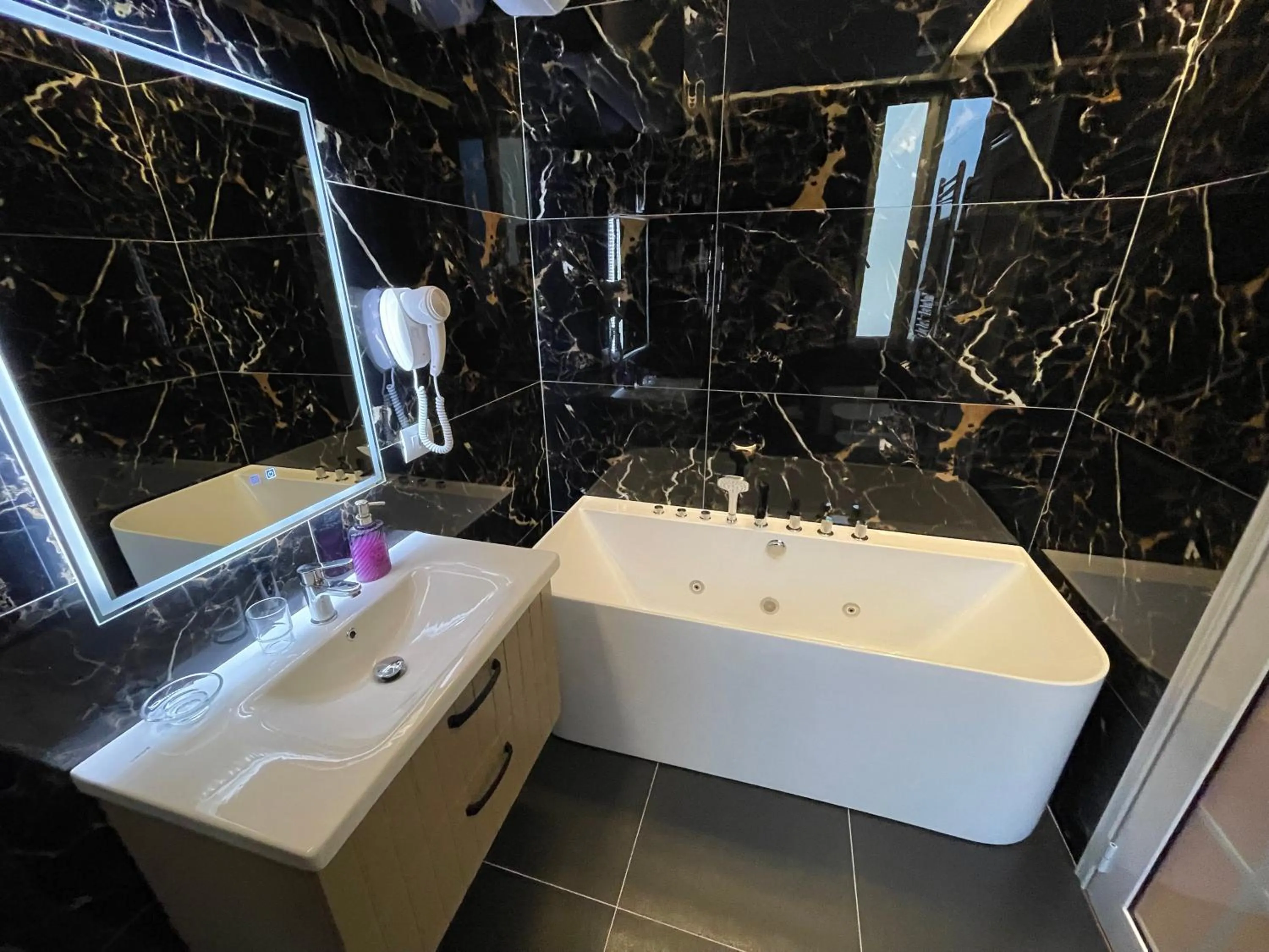 Shower in HOTEL VILA 15 - CENTER