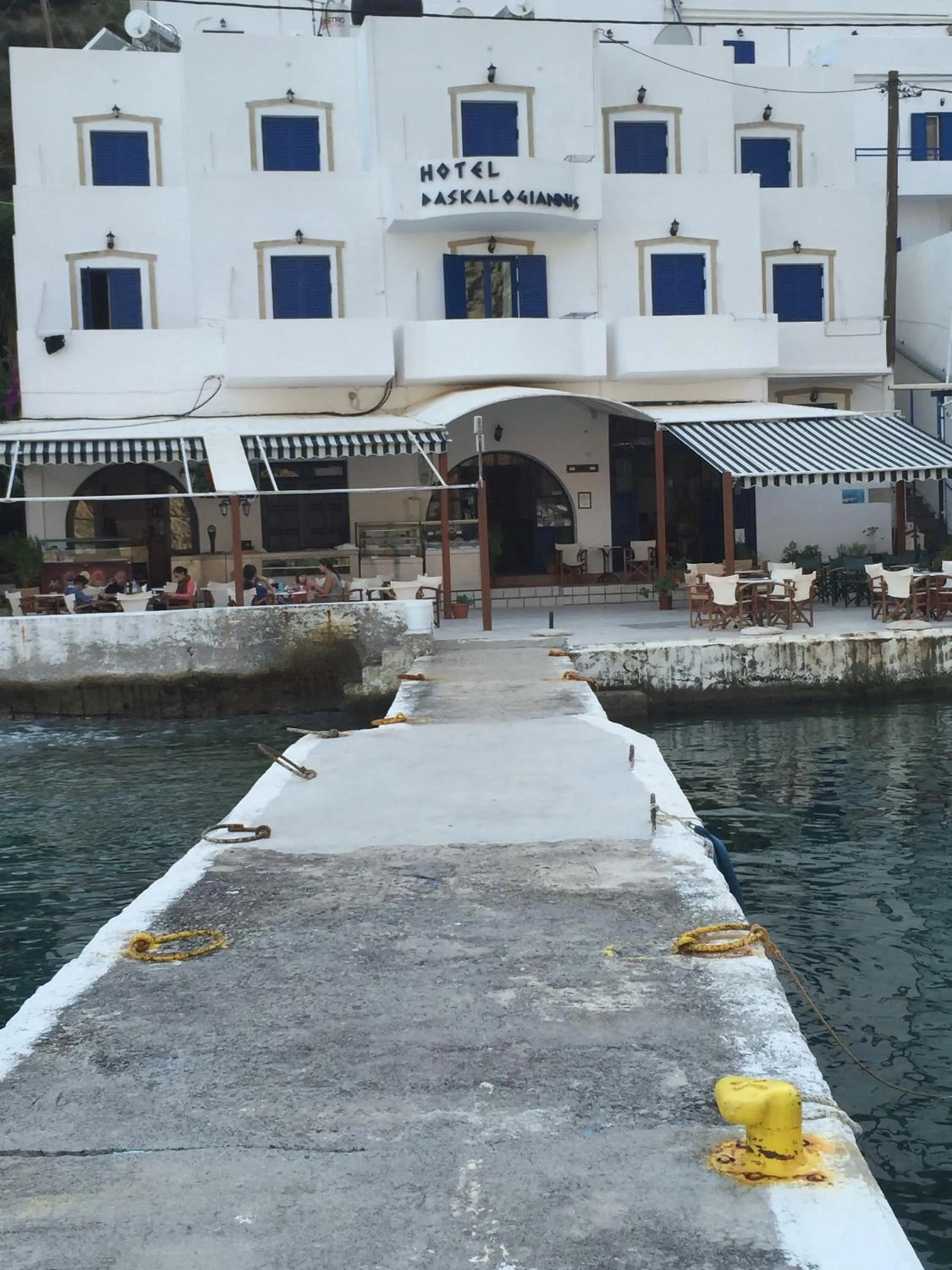 Facade/entrance in Daskalogiannis Hotel