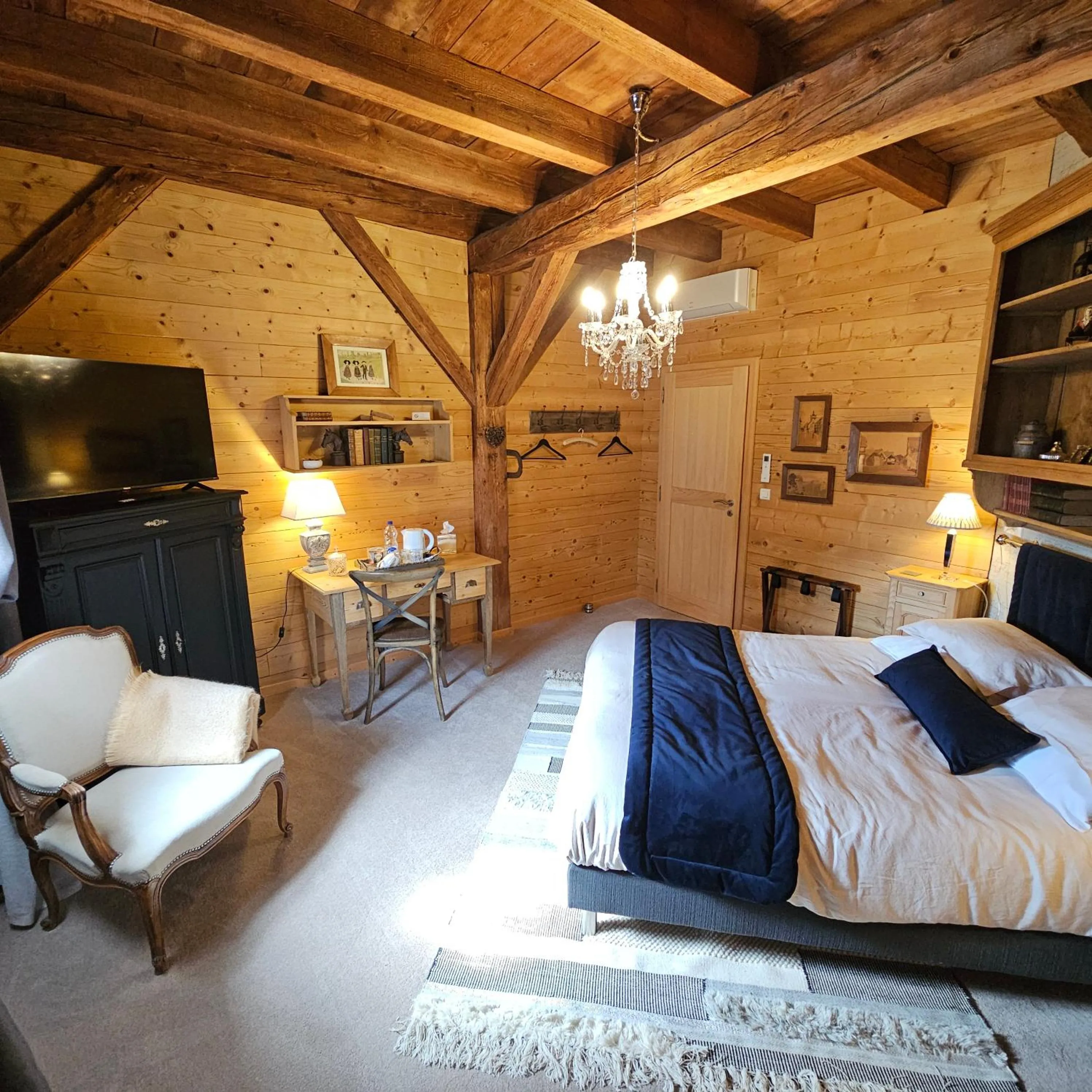 Bed in La Grange du couvent B&B