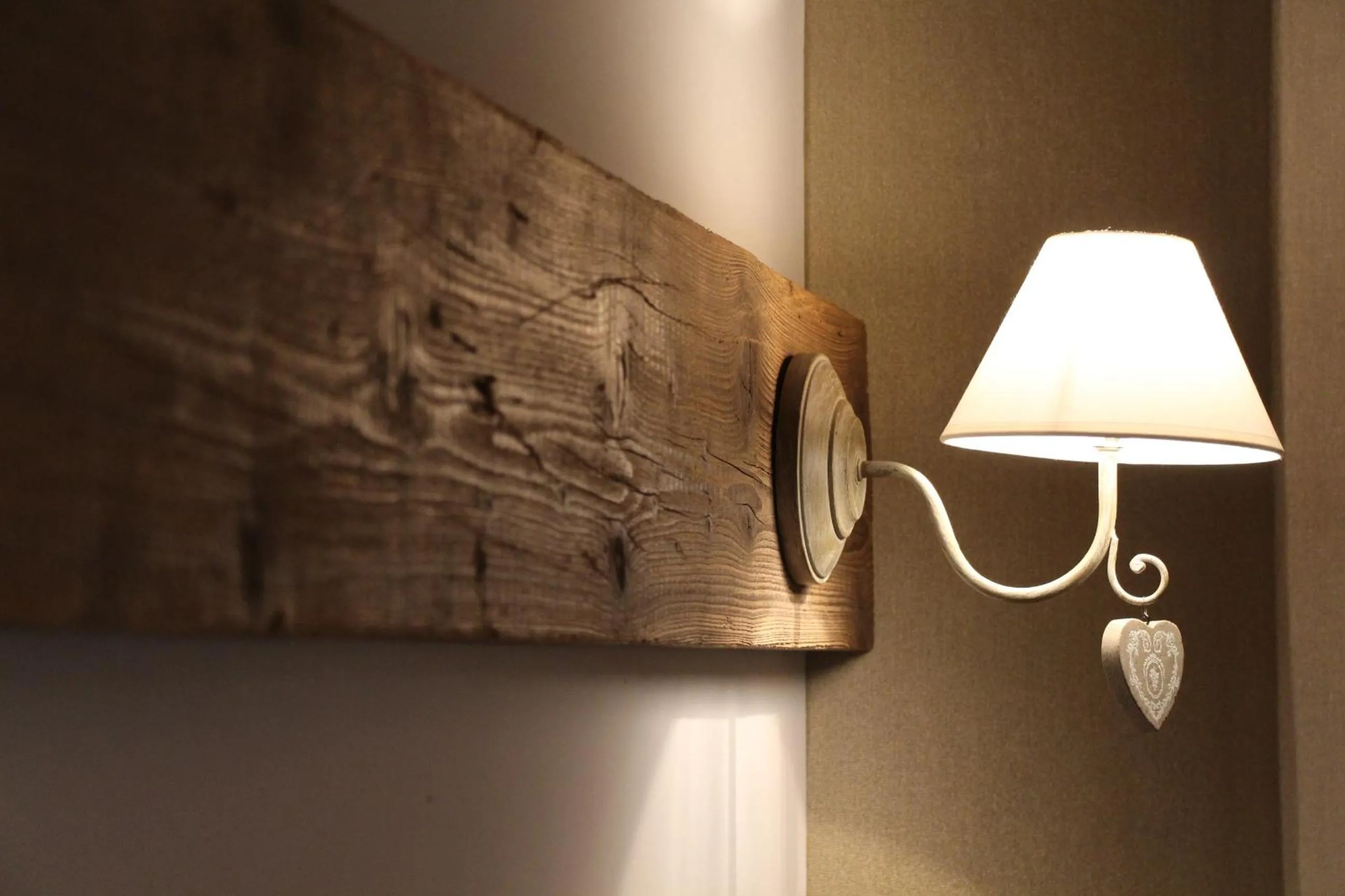 Decorative detail in La Grange du couvent B&B