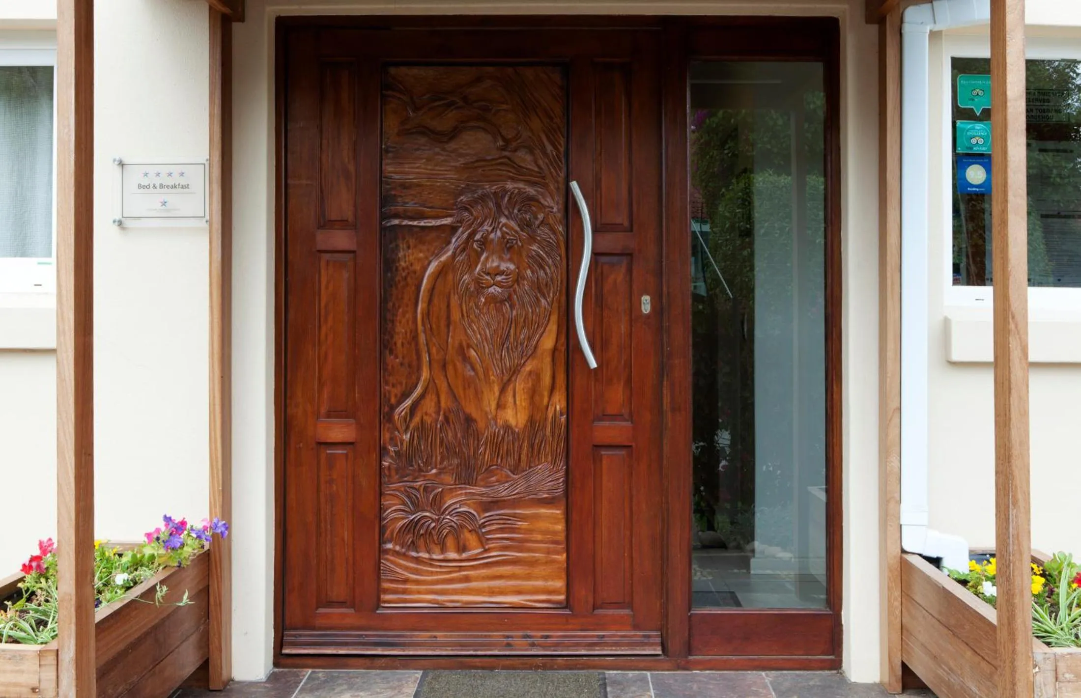 Facade/entrance in Lala Panzi B&B