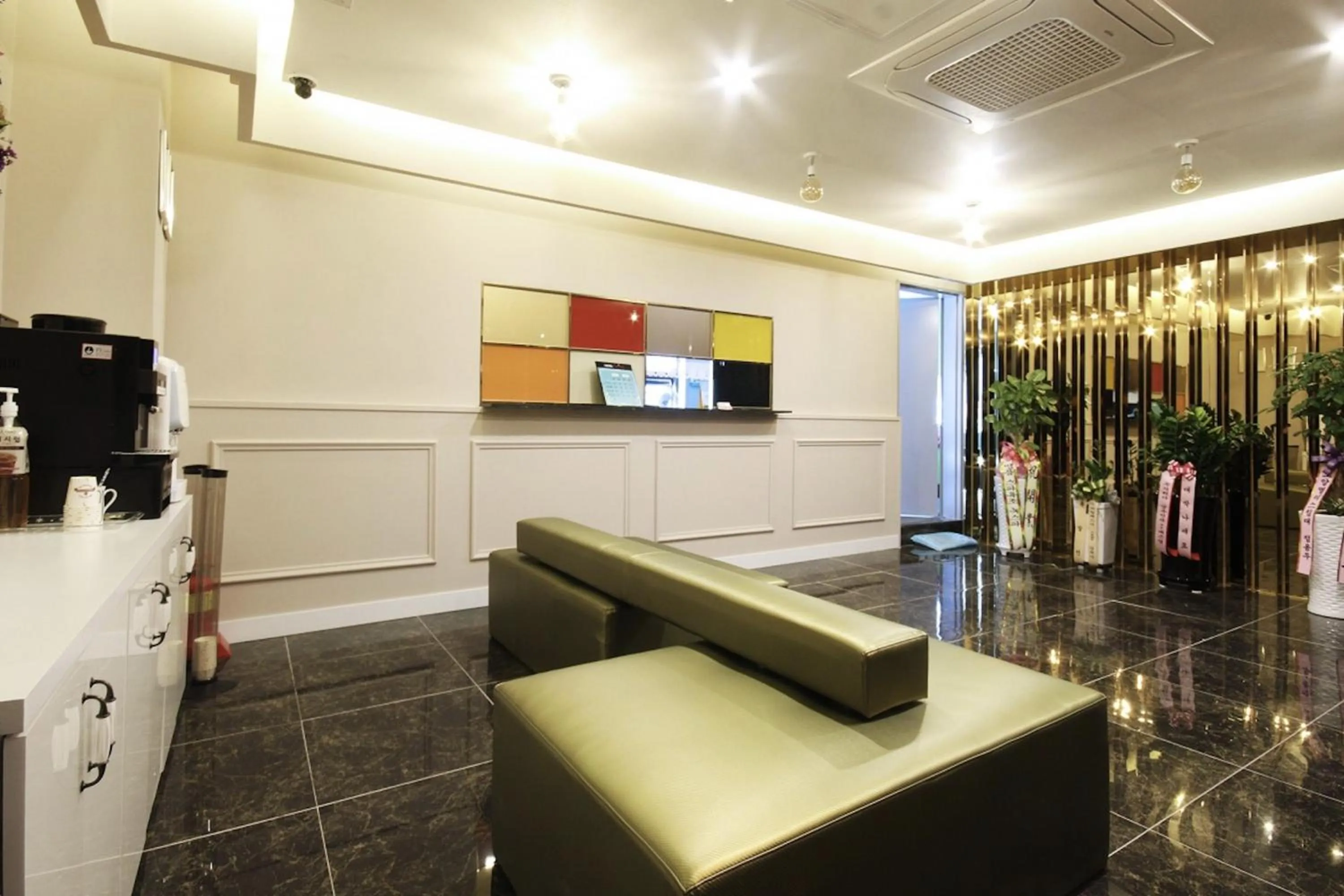 Lobby or reception in Busan Carino Hotel