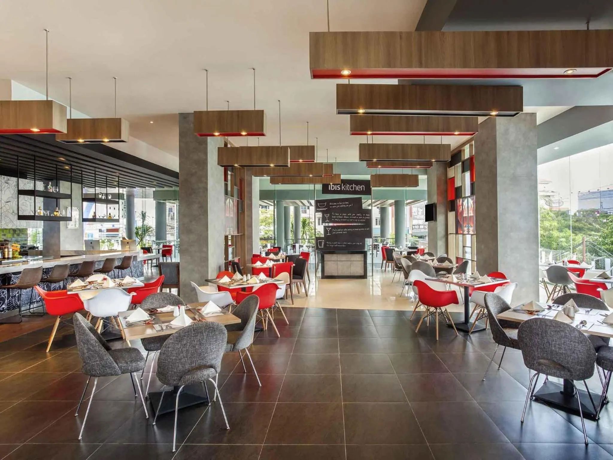 Restaurant/places to eat in Ibis Manado City Center Boulevard