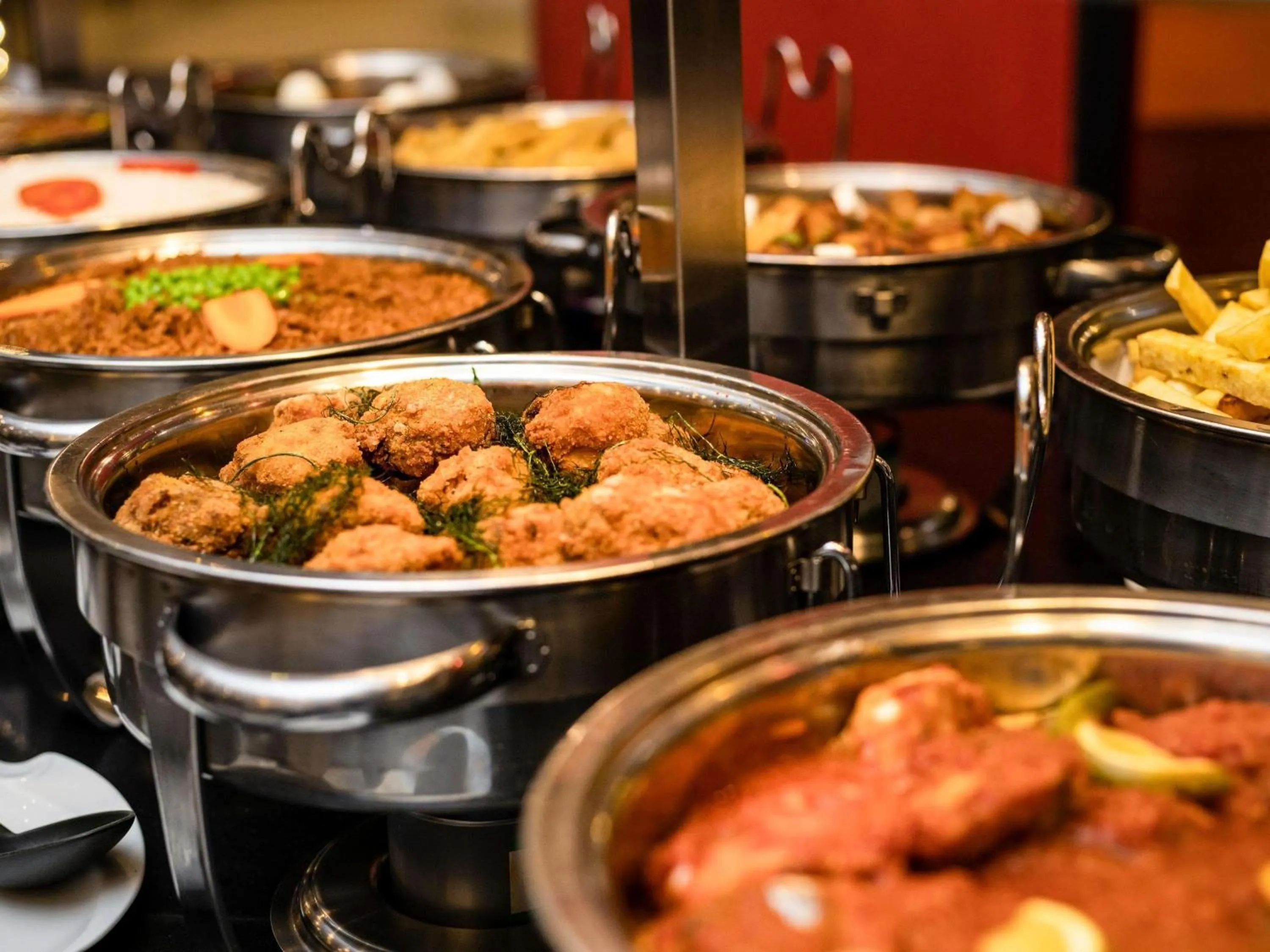 Restaurant/places to eat in Ibis Styles Accra Airport