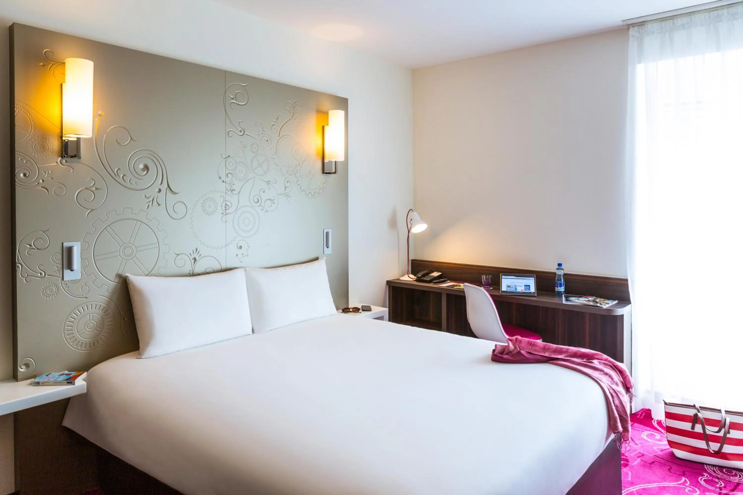 Bed in VISIONAPARTMENTS Rue de Berne - contactless check-in