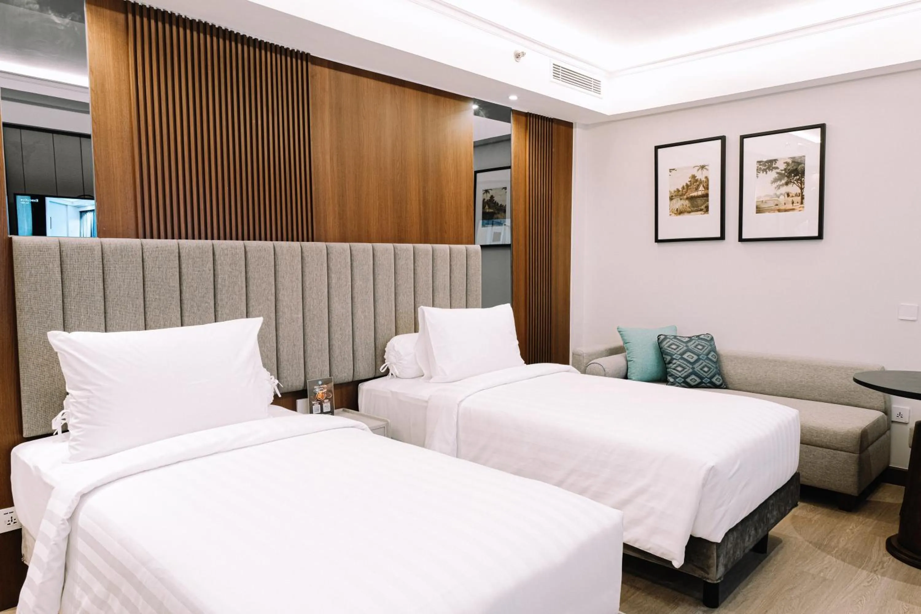 Bed in Deka Hotel Surabaya HR Muhammad