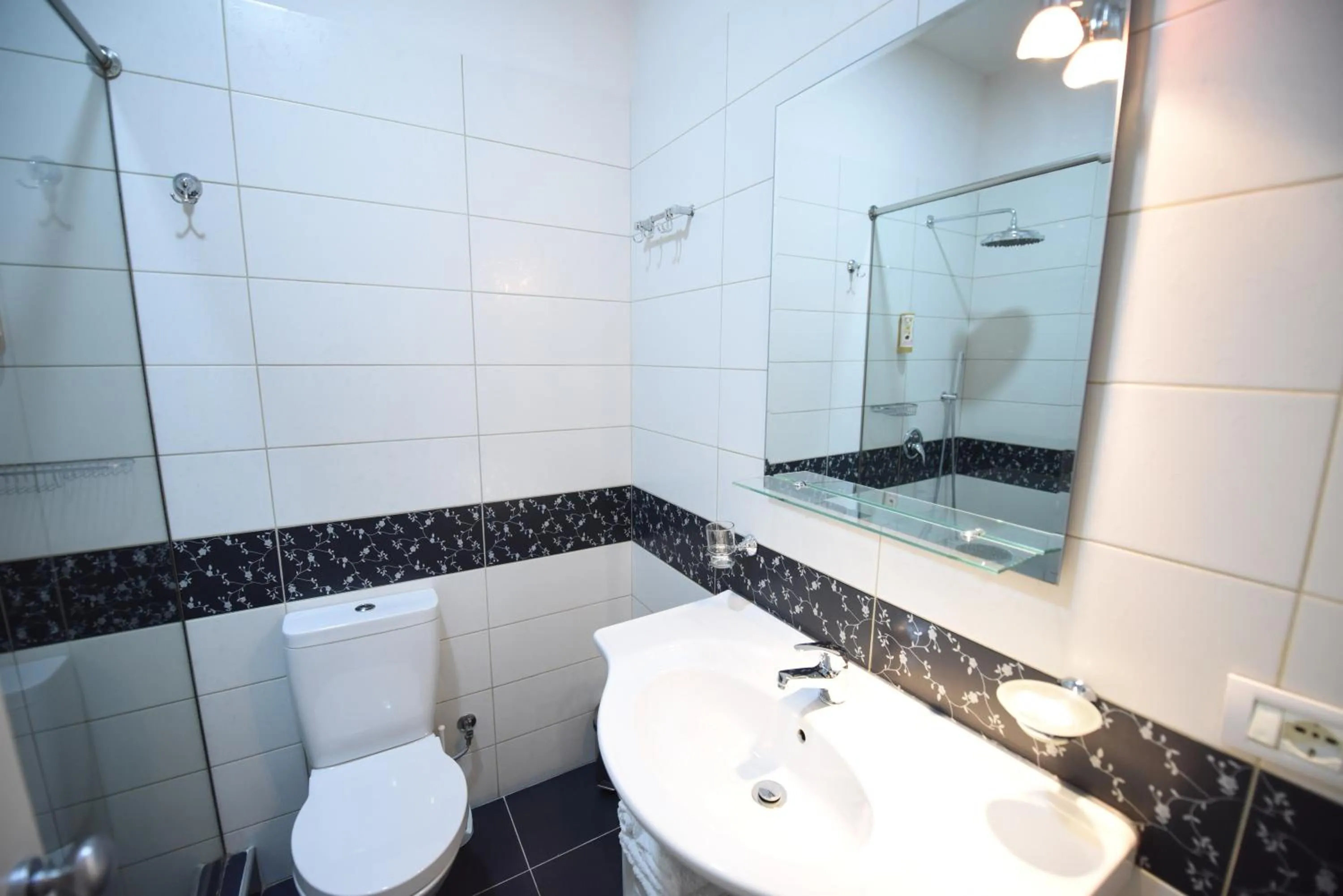 Bathroom in Rose Garden Hotel