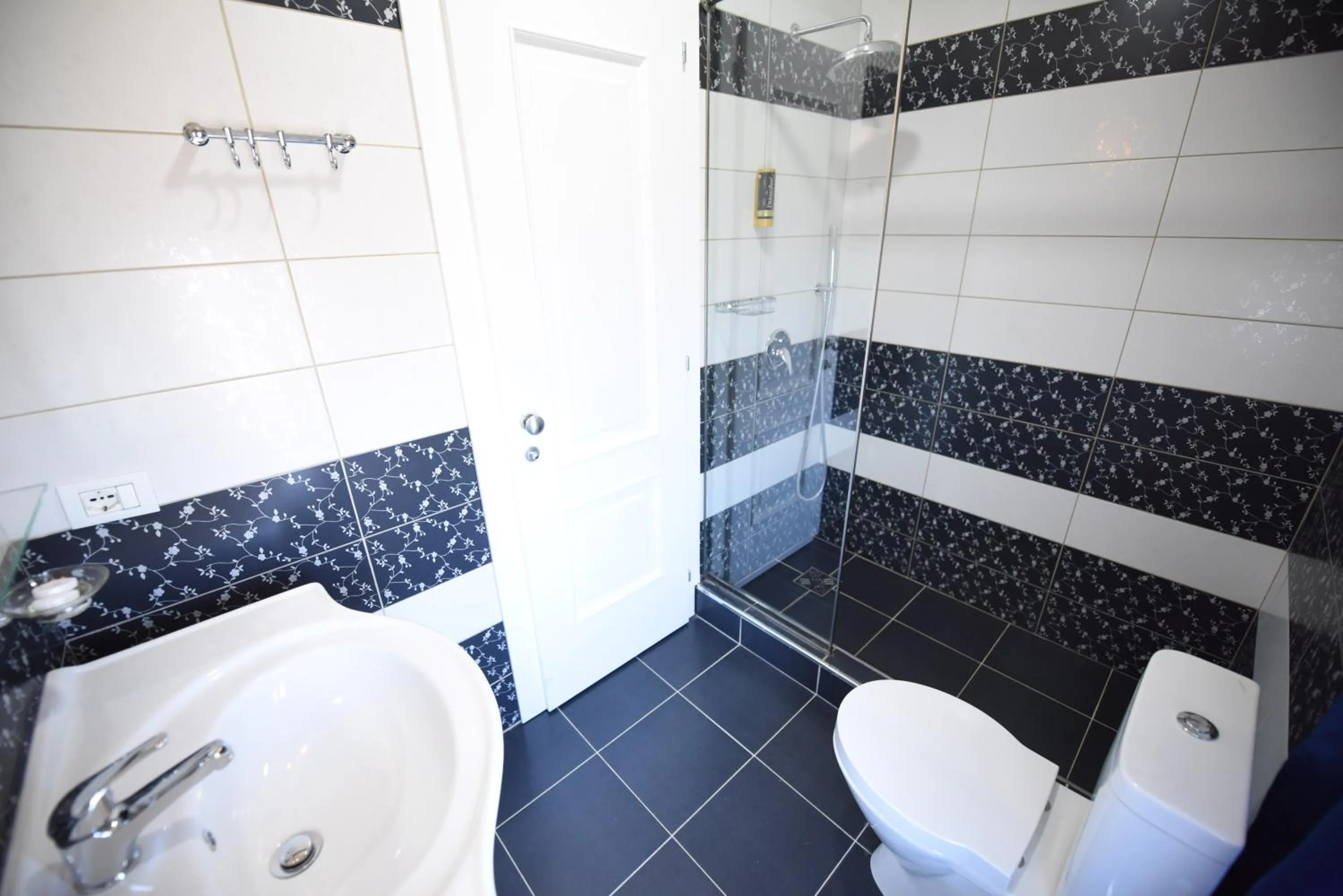 Bathroom in Rose Garden Hotel