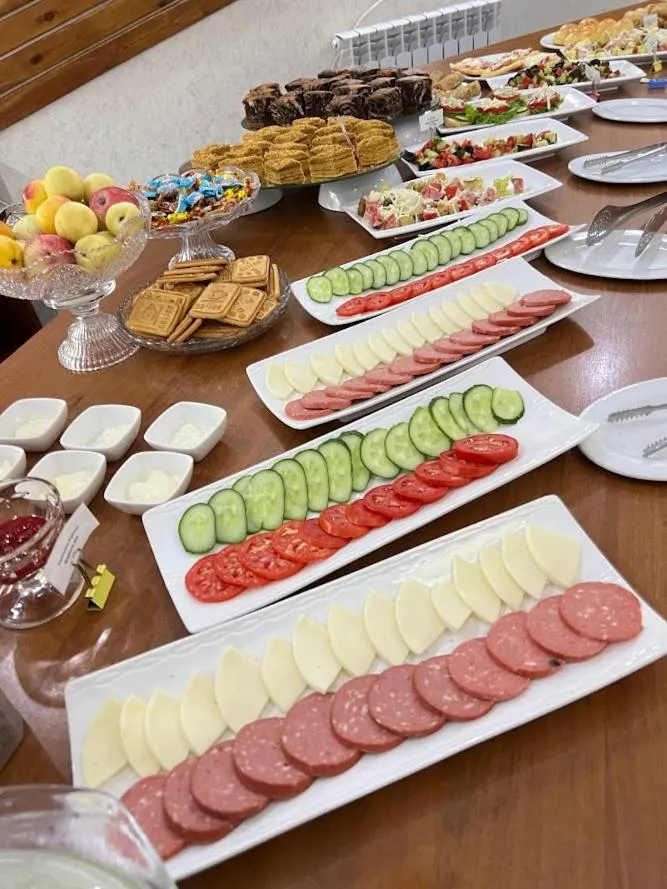 Food and drinks in Caravan Hotel