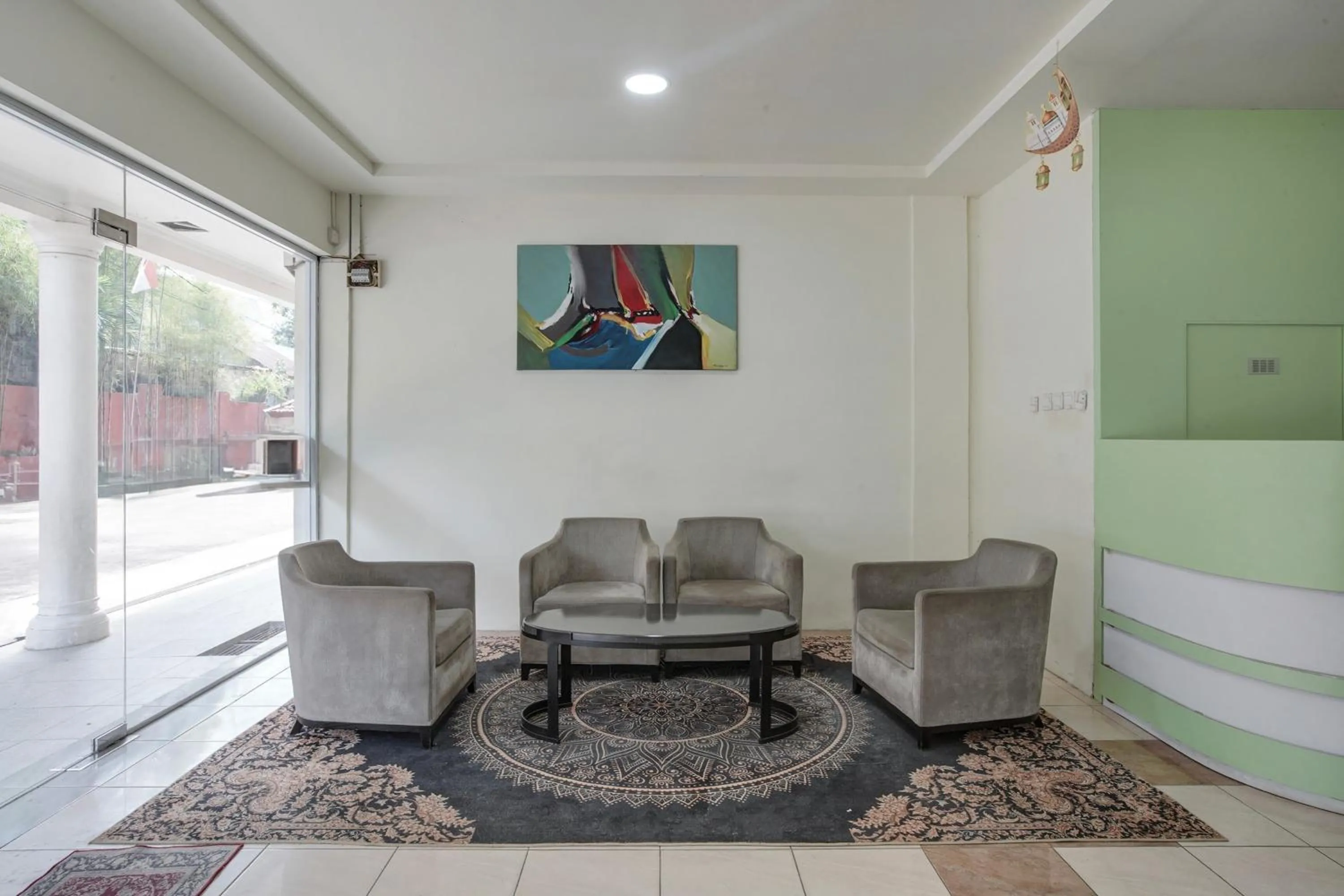 Collection O near Harbour Bay Mall formerly Kansa Hotel