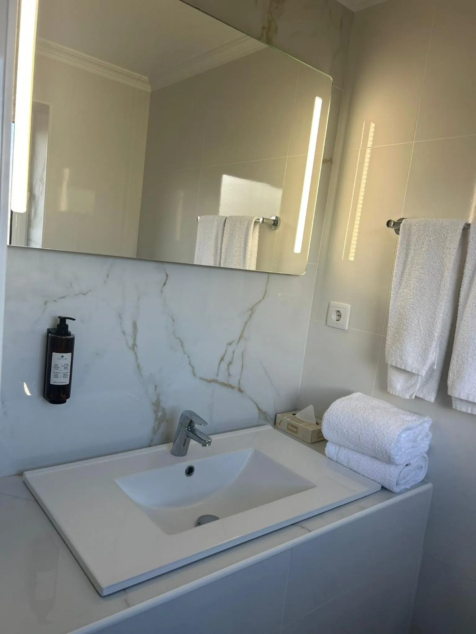 Property building in São Francisco Accommodation