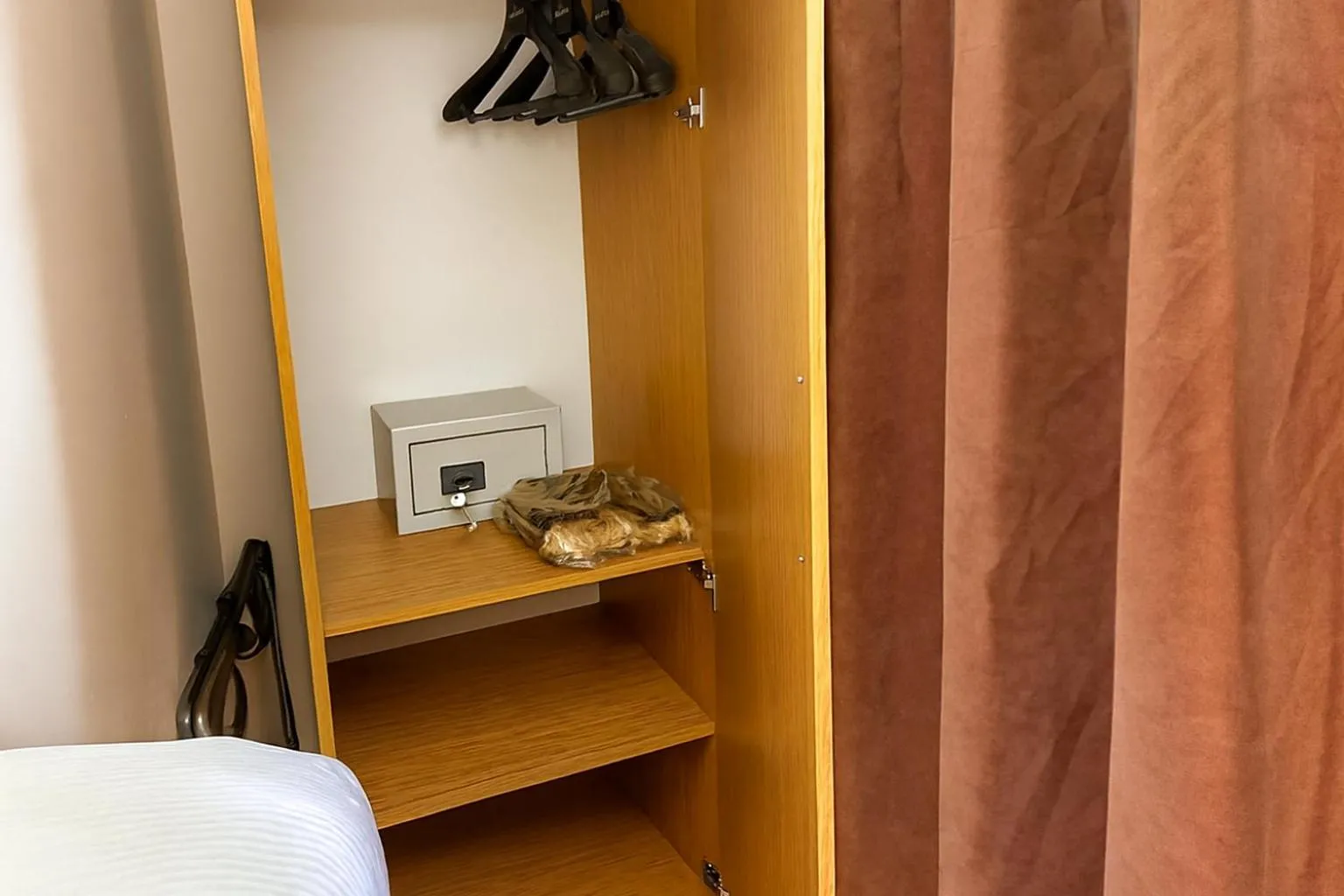 safe in Lion Stone Hotel