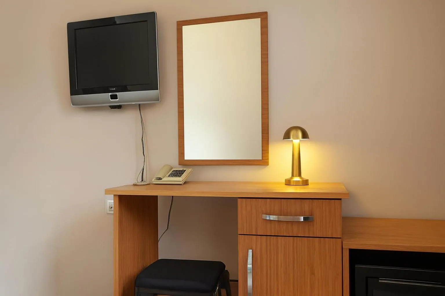 TV and multimedia in Lion Stone Hotel