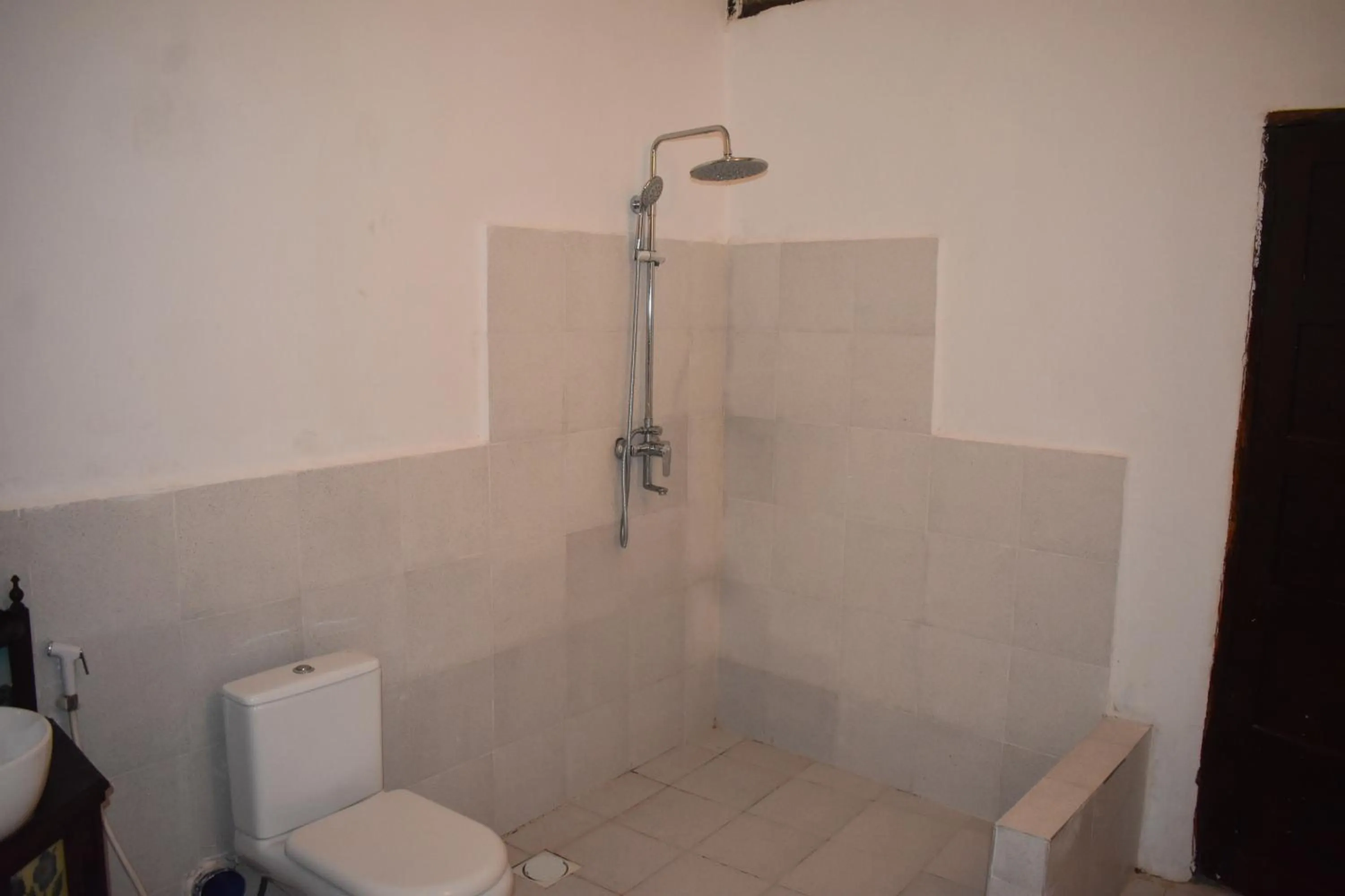 Bathroom in Riverman Hotel