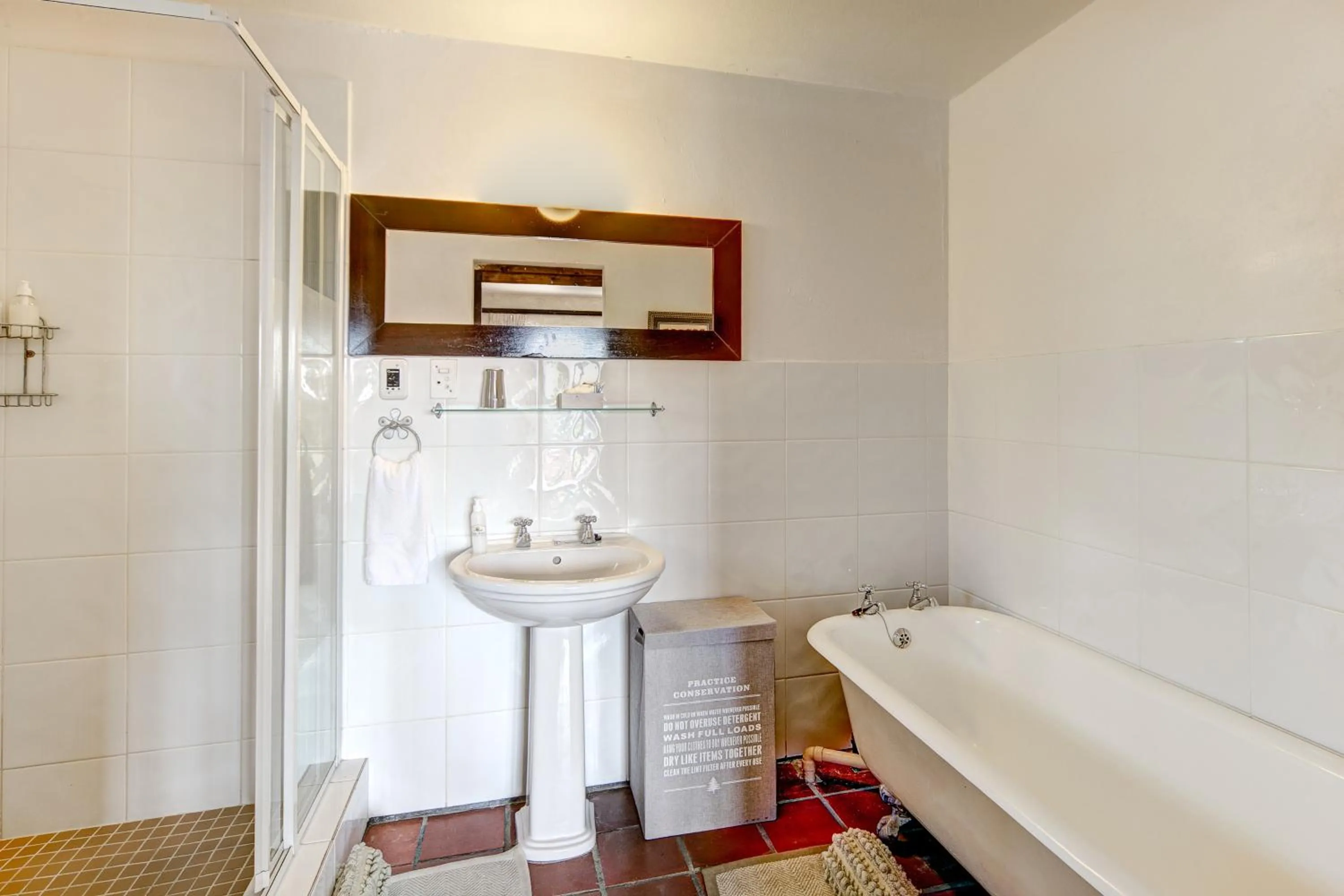 Bathroom in Wild Rose Country Lodge