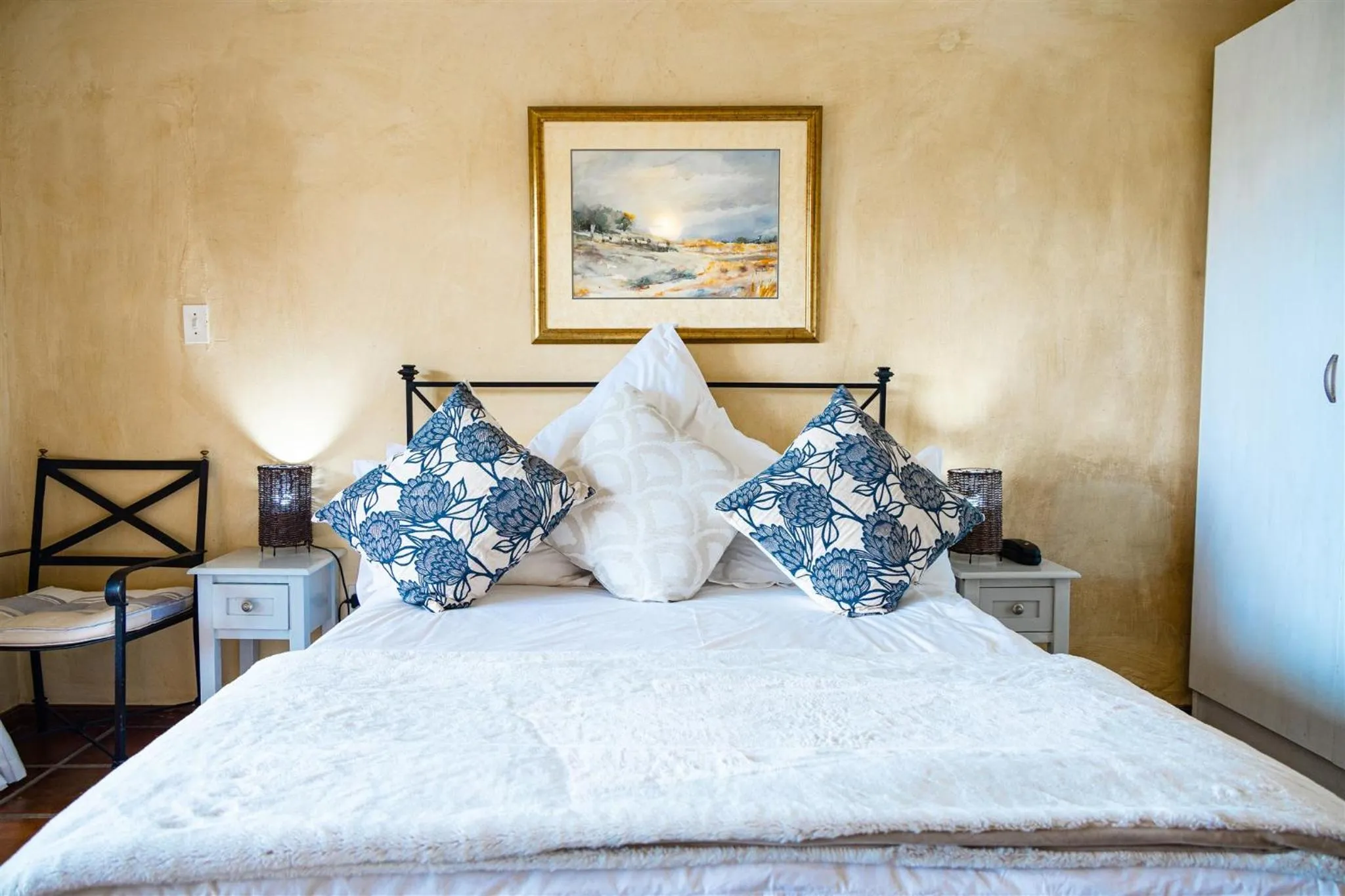 Bed in Wild Rose Country Lodge