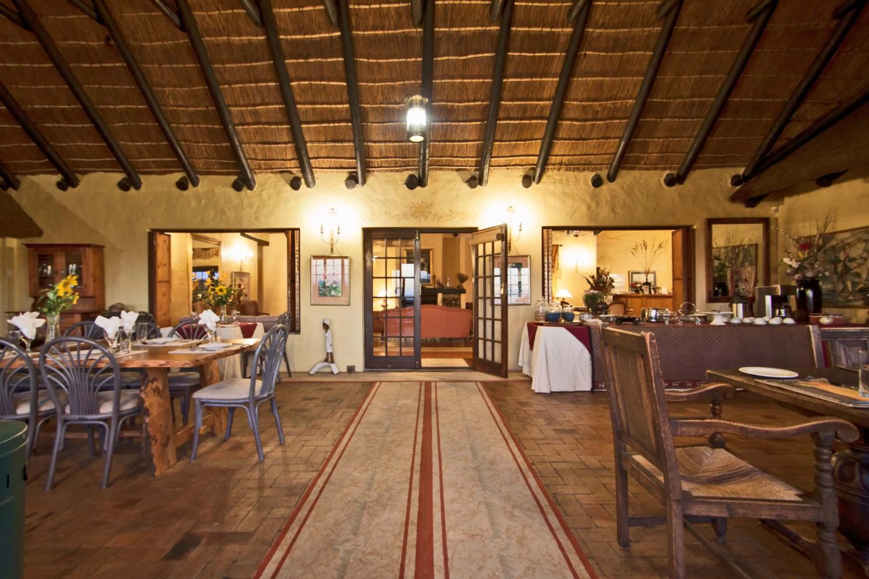 Restaurant/places to eat in Wild Rose Country Lodge