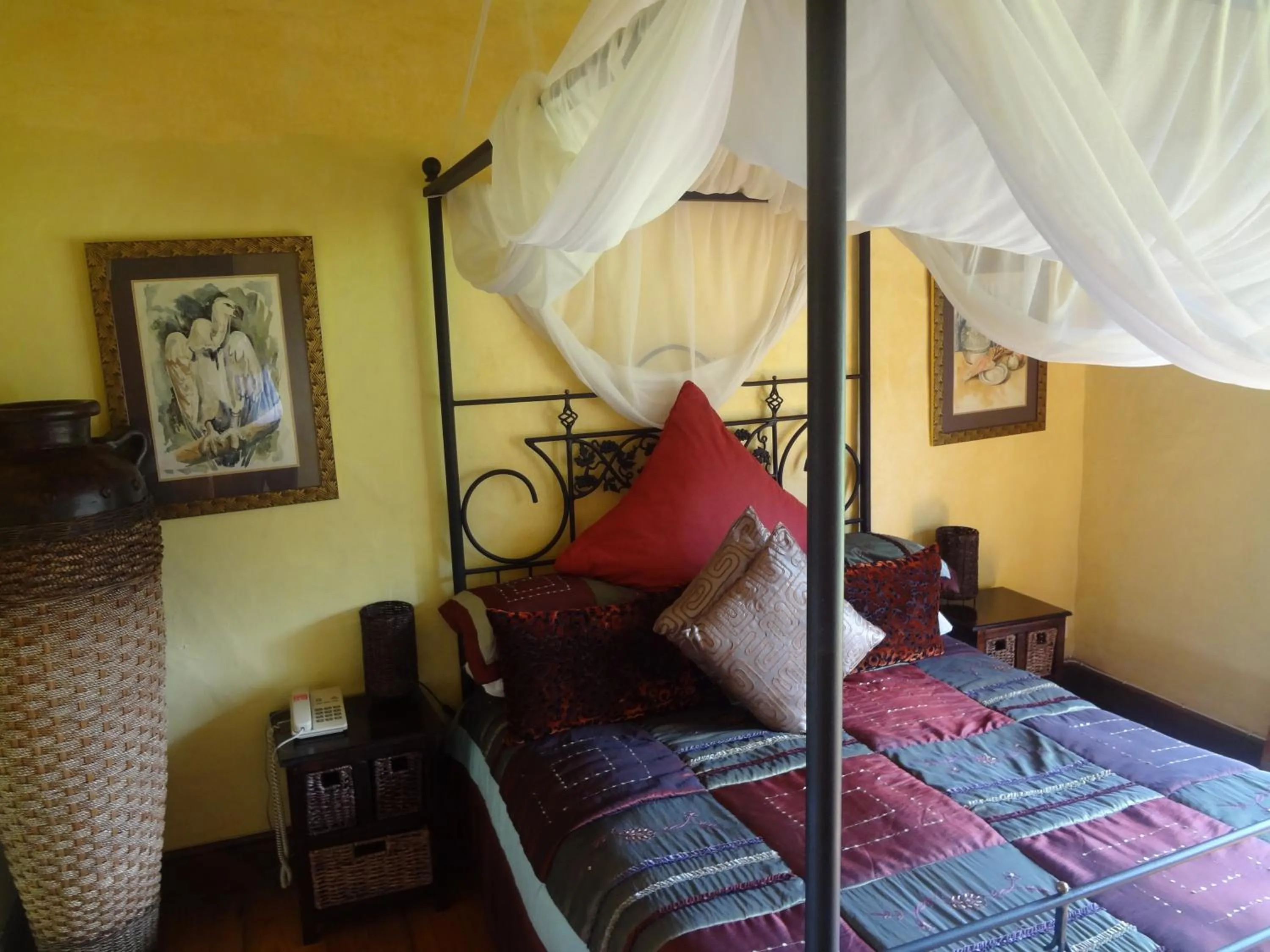 Bed in Wild Rose Country Lodge