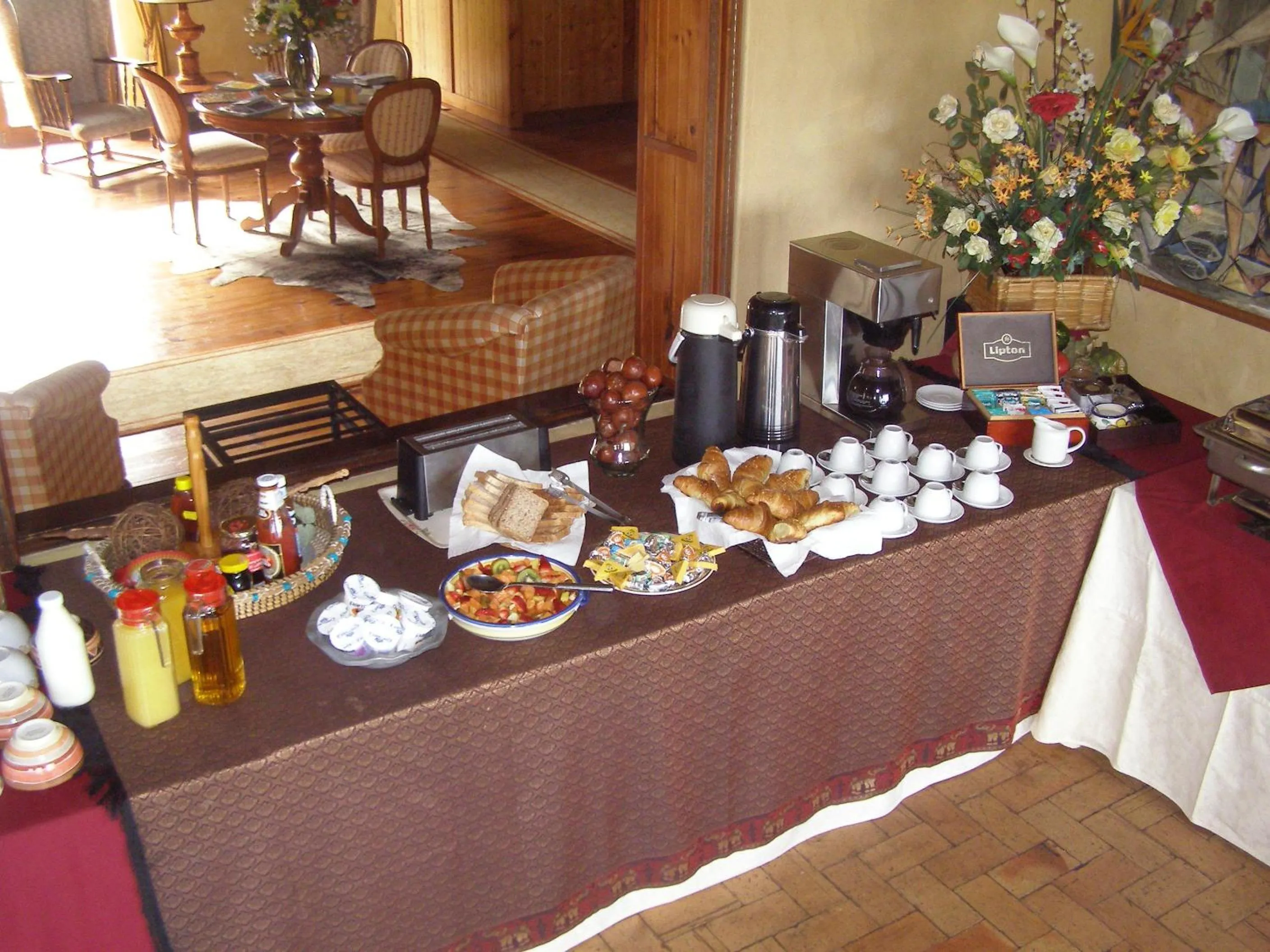 Restaurant/places to eat in Wild Rose Country Lodge