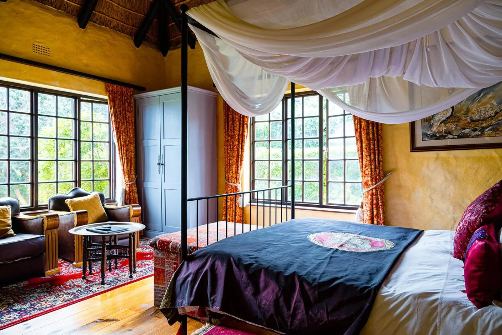 Day, Bed in Wild Rose Country Lodge