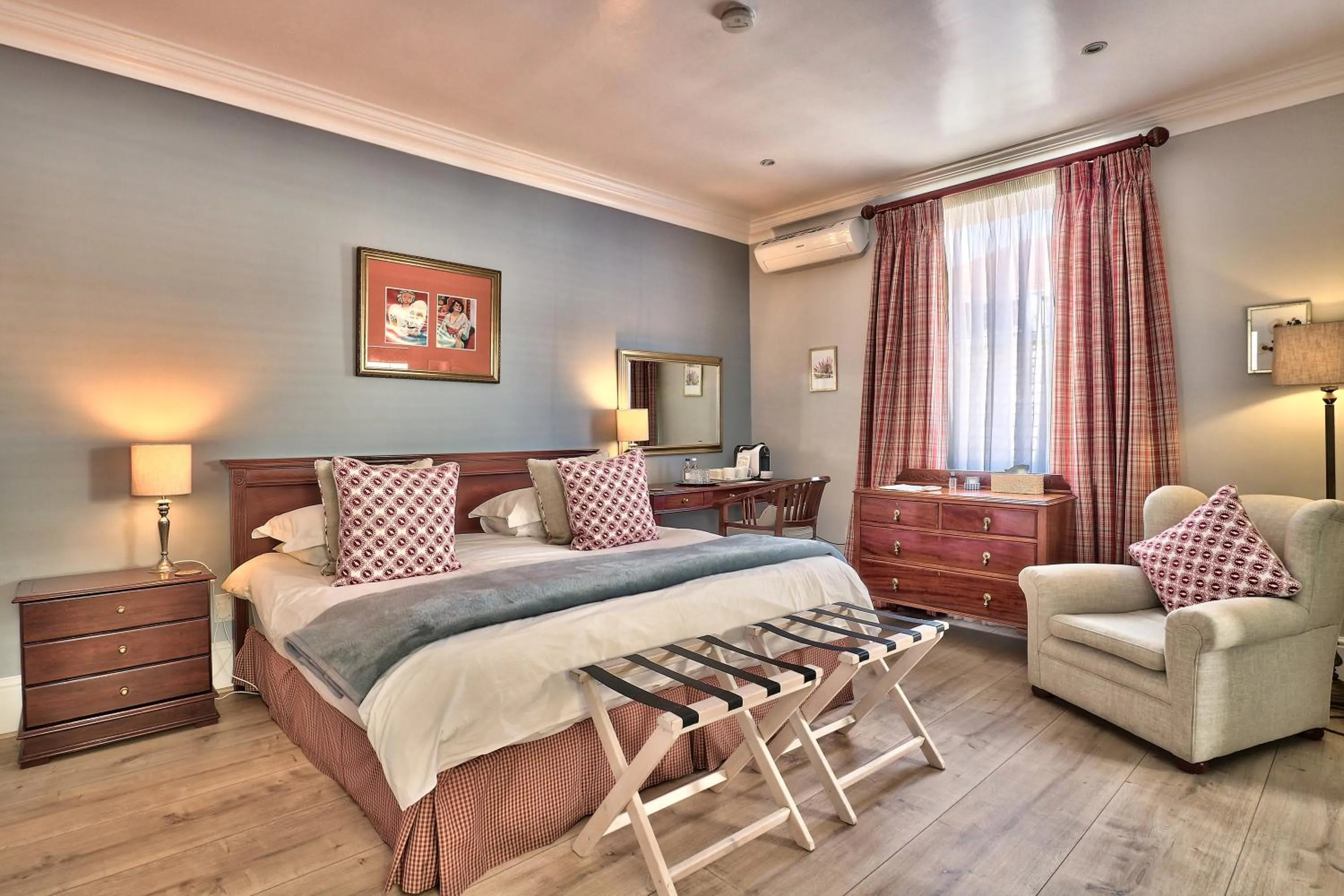 Bathroom, Bed in Parker Cottage Guesthouse