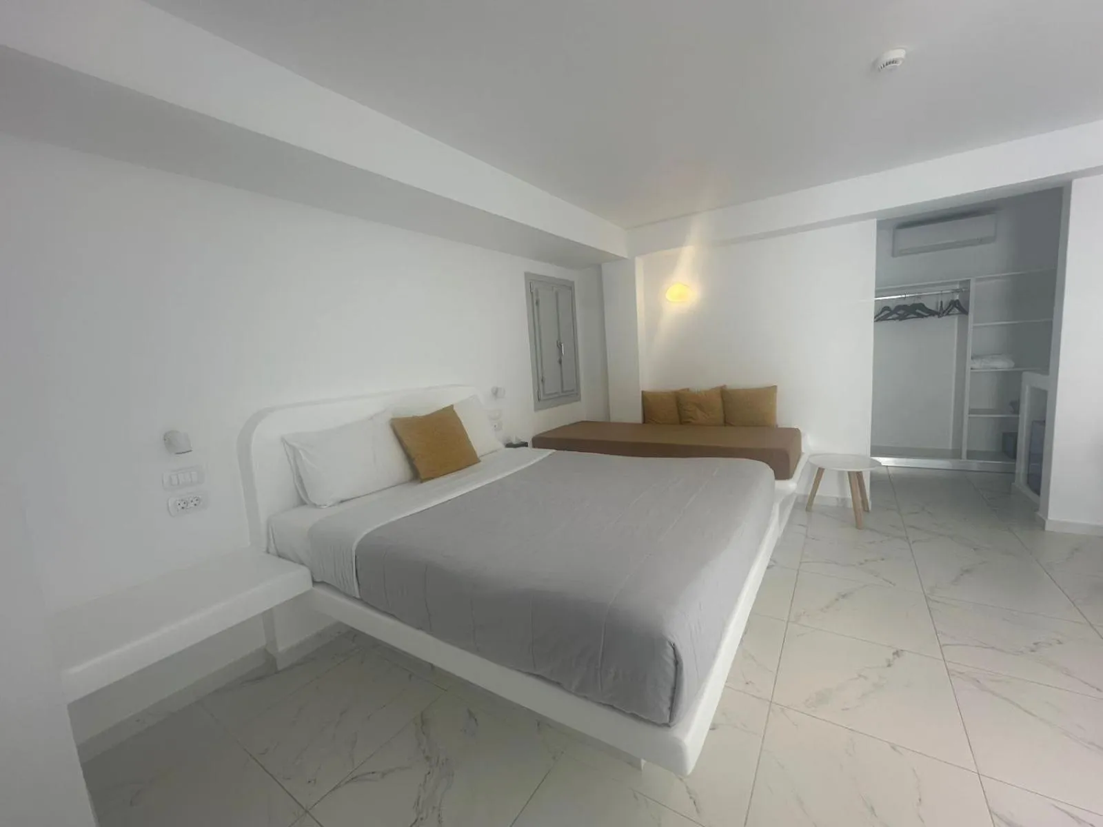 Bedroom, Bed in White Concept Caves