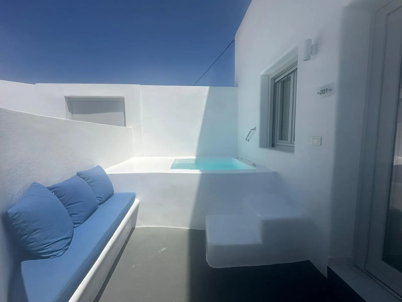 Seating area in White Concept Caves