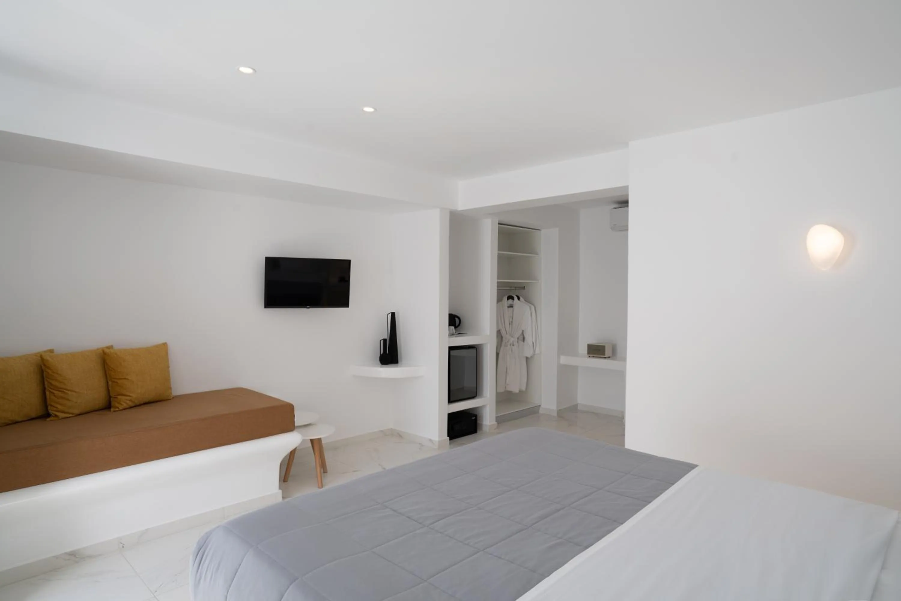 Bedroom, Bed in White Concept Caves