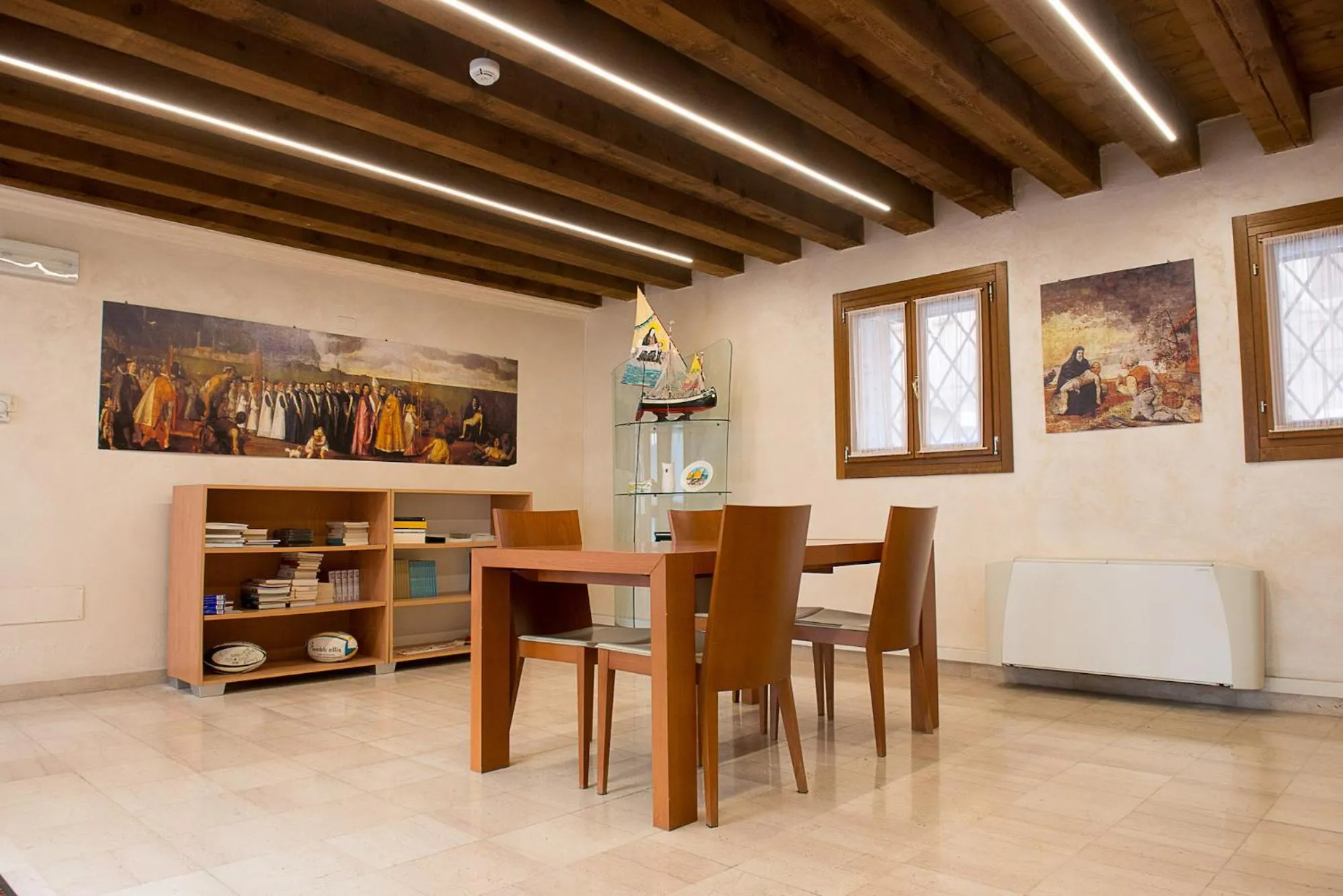 Library in Domus Clugiae