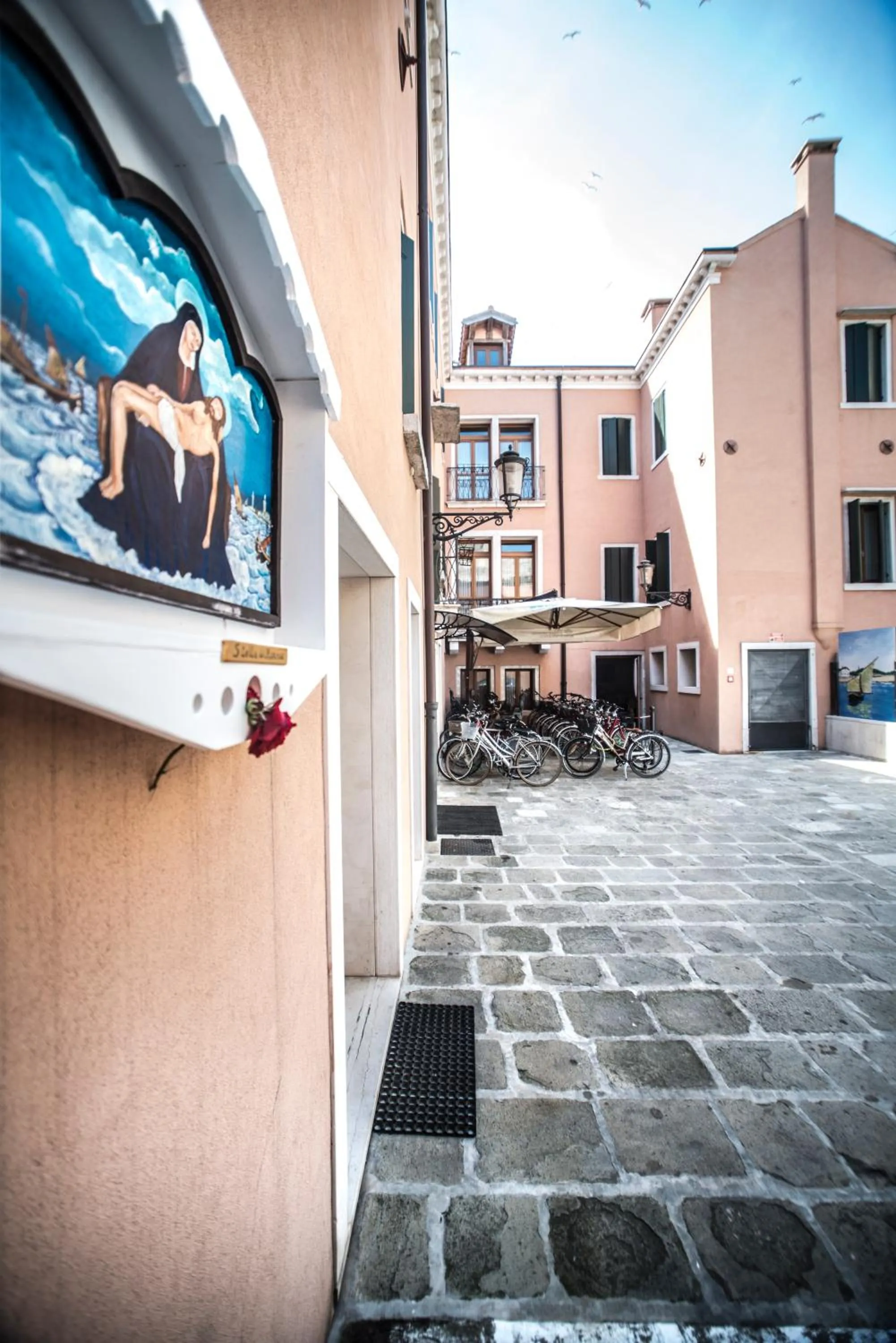 Property building in Domus Clugiae