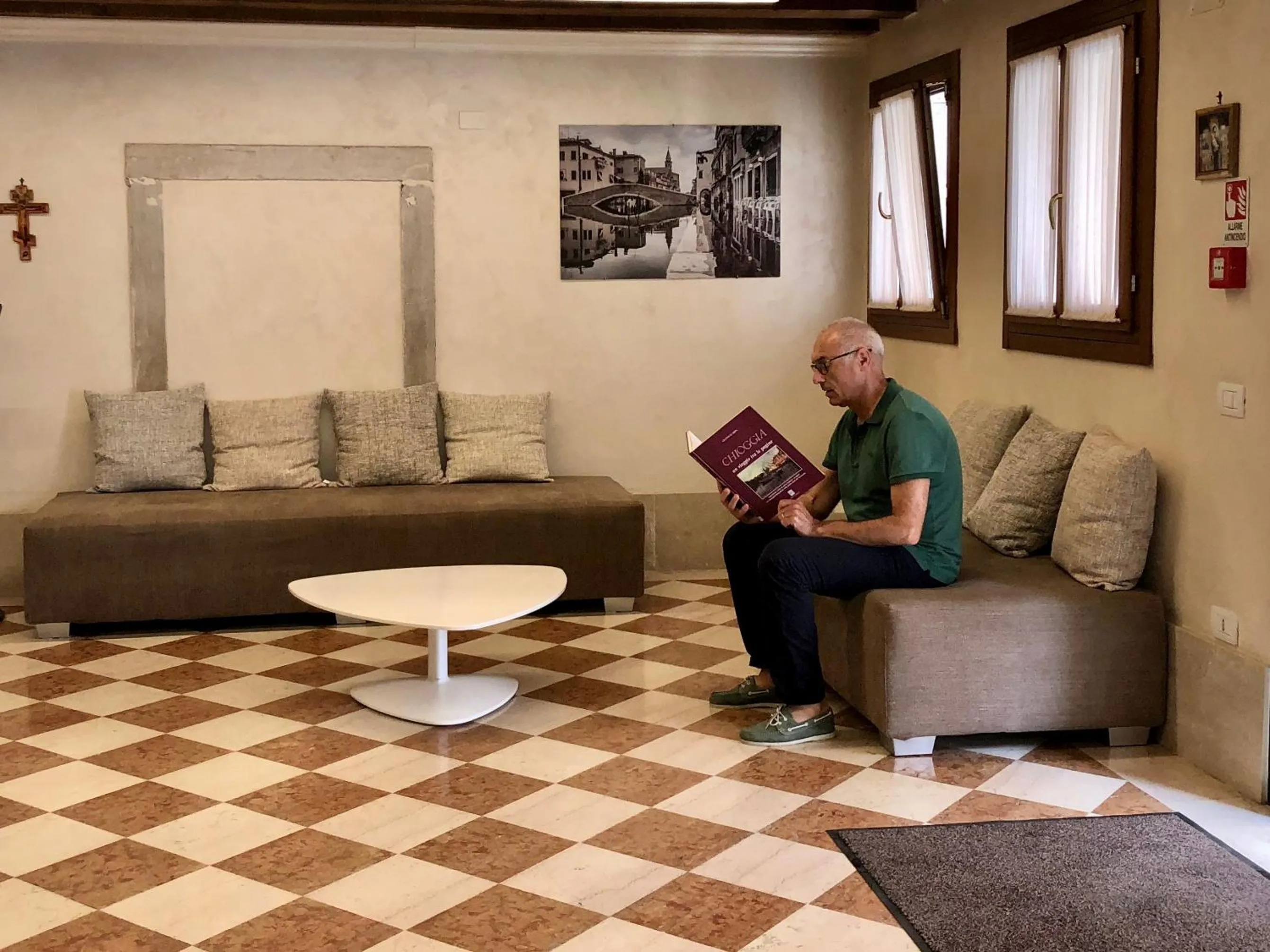 Communal lounge/ TV room in Domus Clugiae