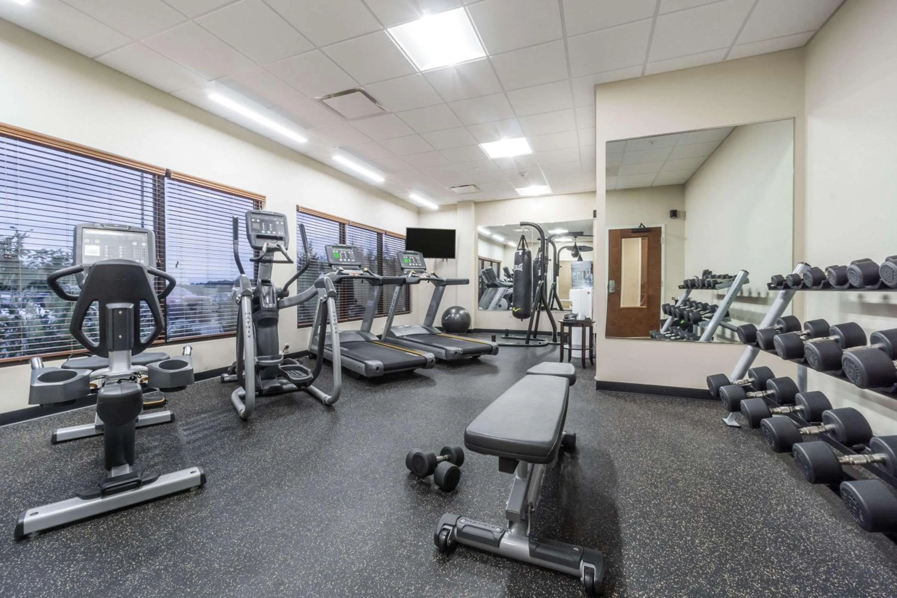 Fitness centre/facilities in Hawthorn Suites by Wyndham Wheeling at The Highlands