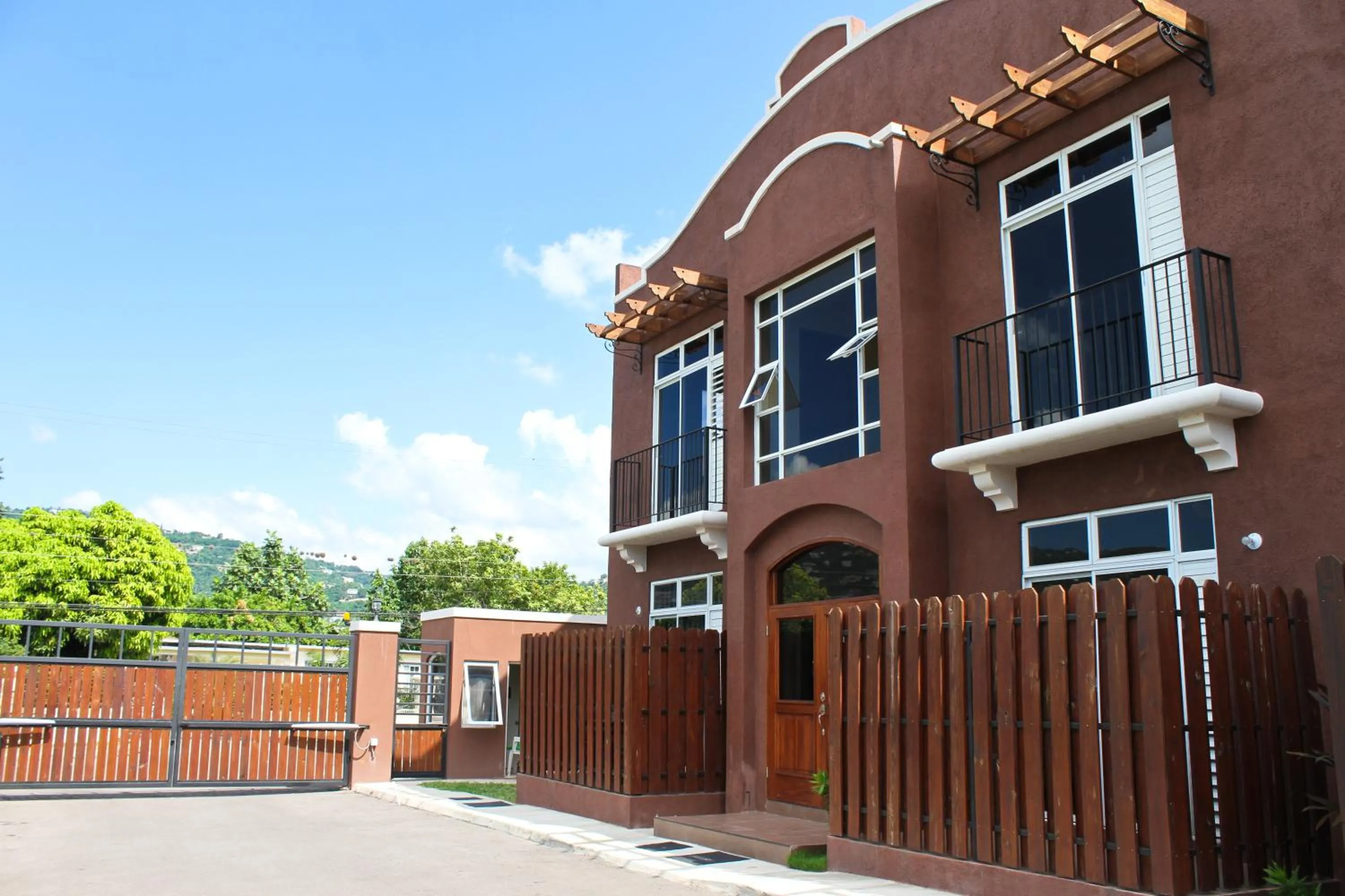 Facade/entrance in Eclipse Suite Guest Apartment