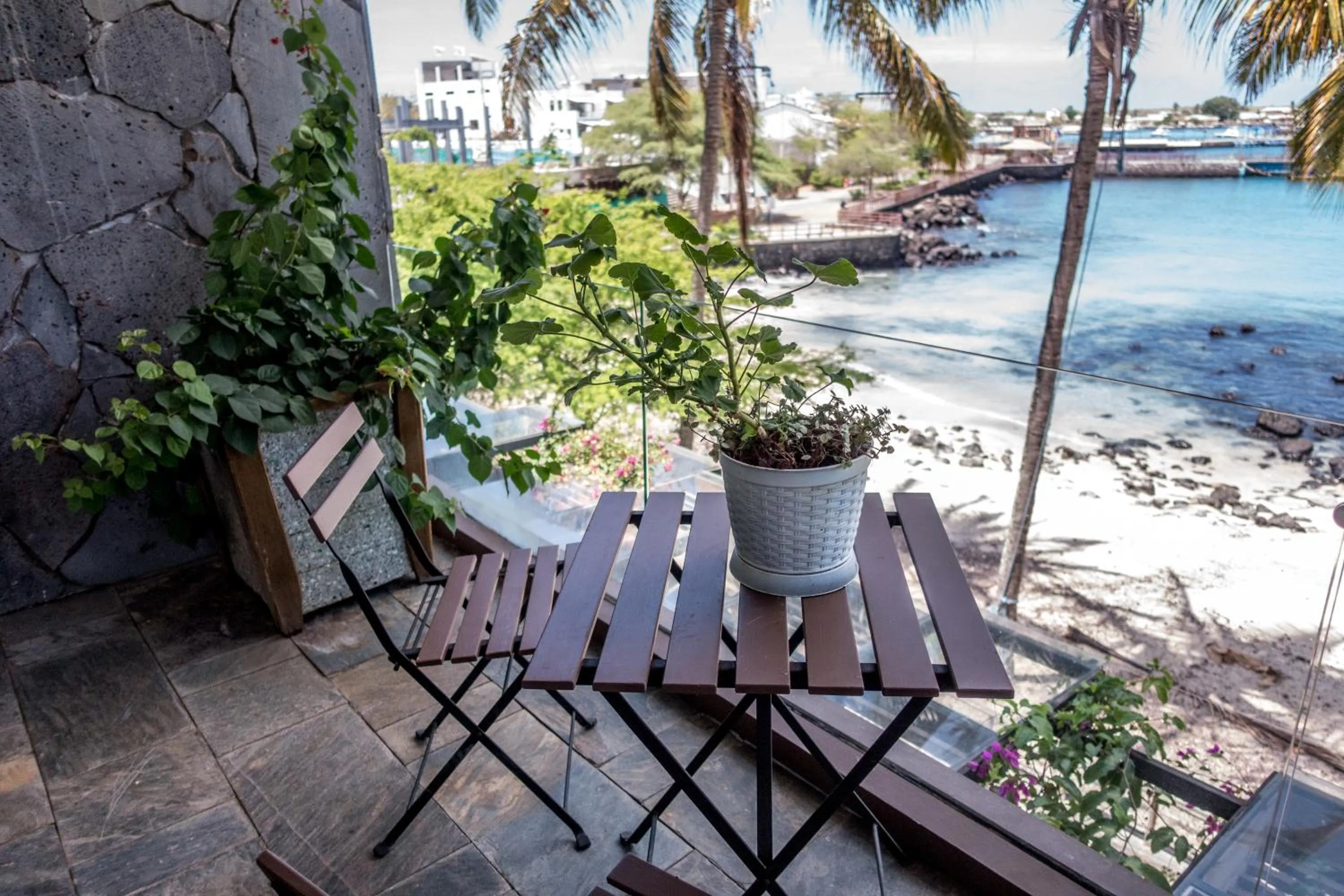 Day in Golden Bay Galapagos