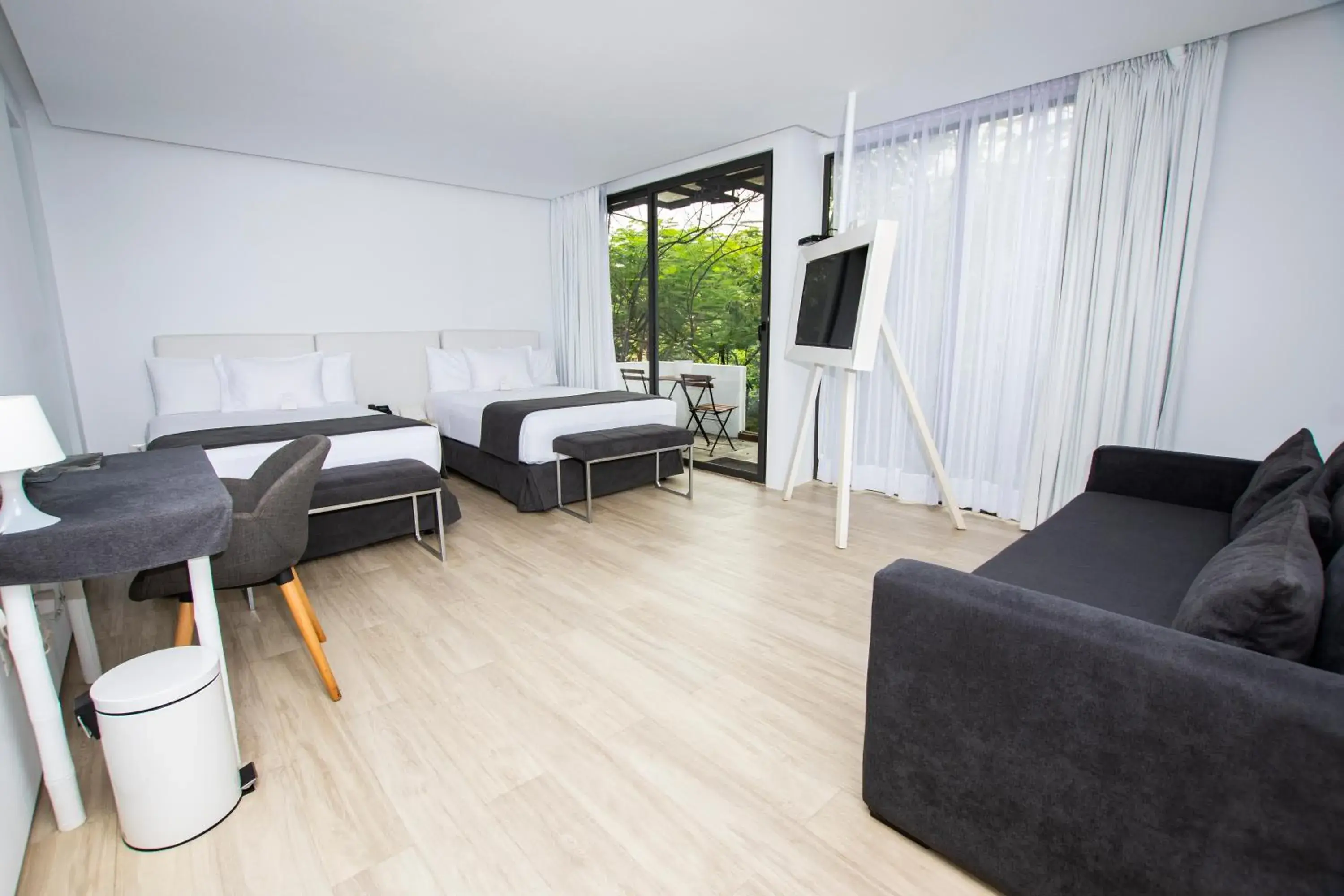 Twin Room with Balcony in Golden Bay Galapagos Twin Room with Balcony in Golden Bay Galapagos