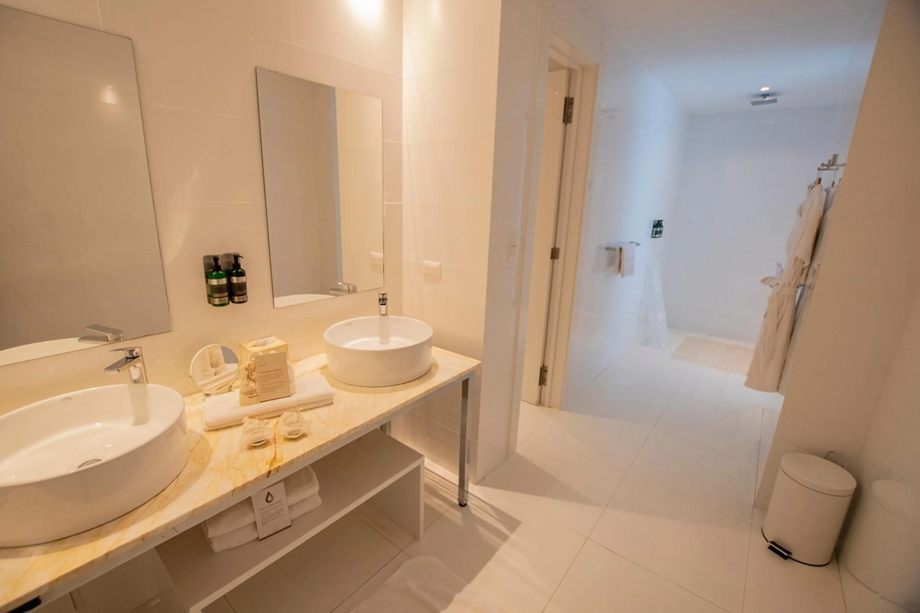 Shower in Golden Bay Galapagos