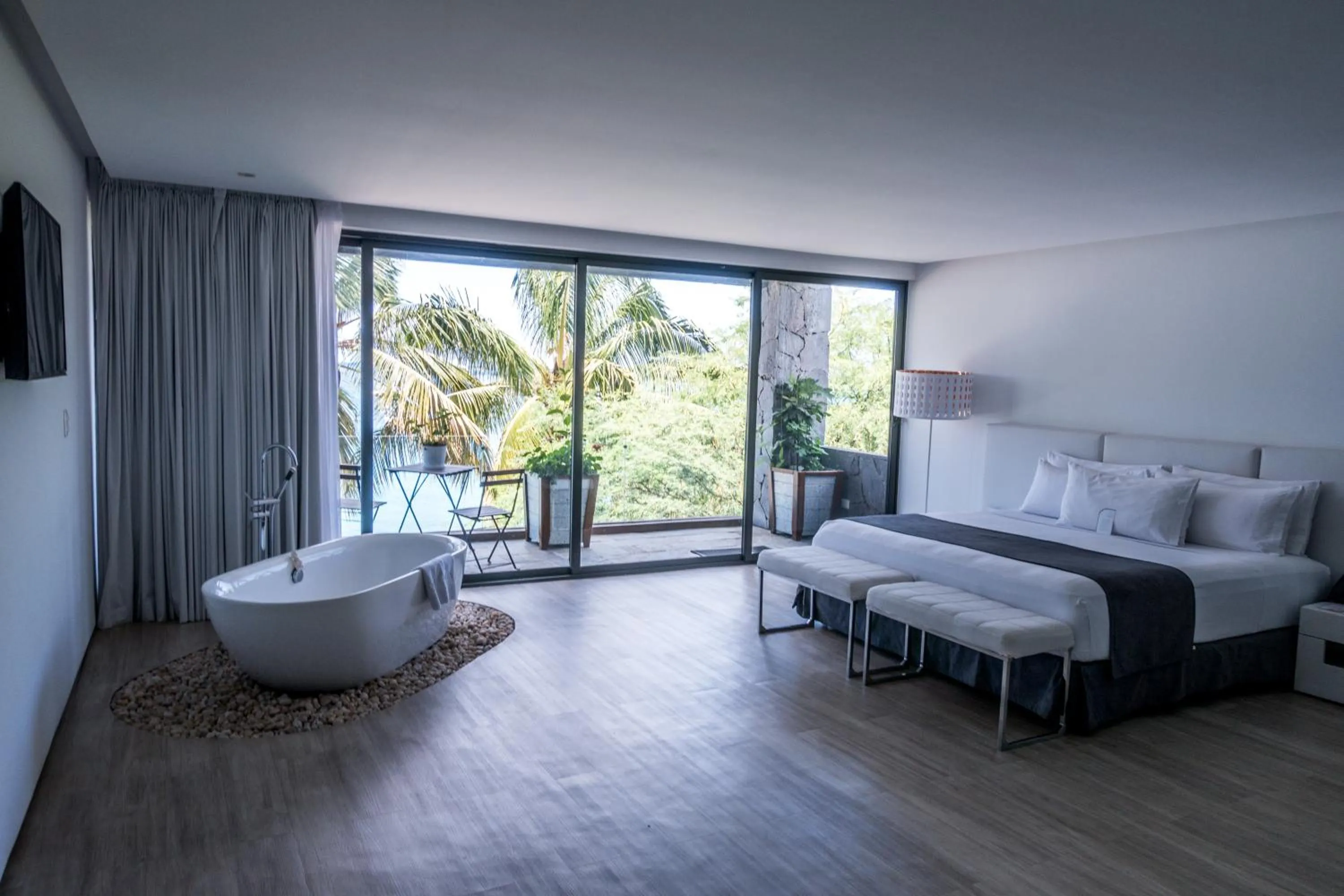 Bed in Golden Bay Galapagos