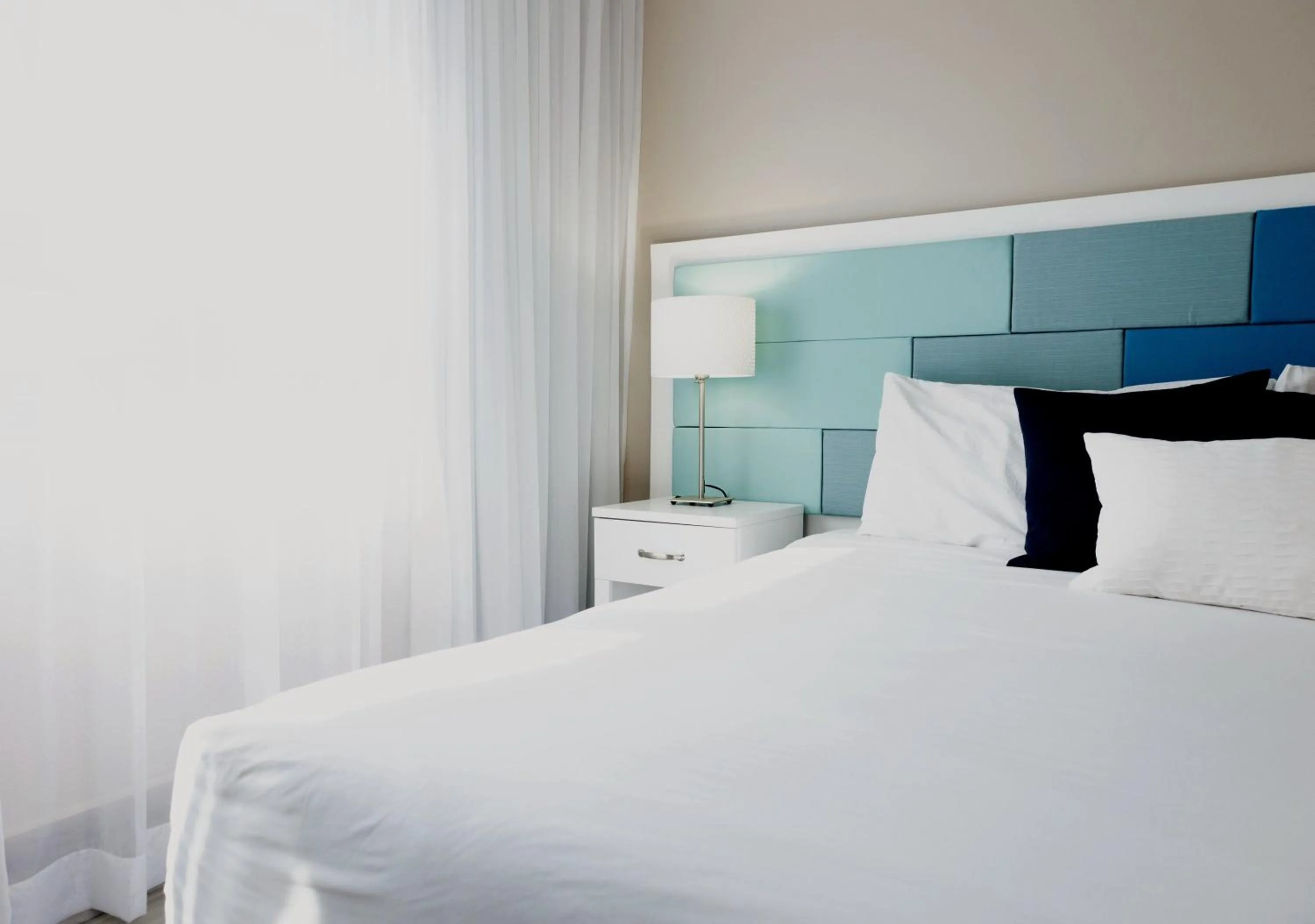 Photo of the whole room, Bed in The Wave Hotel Condado