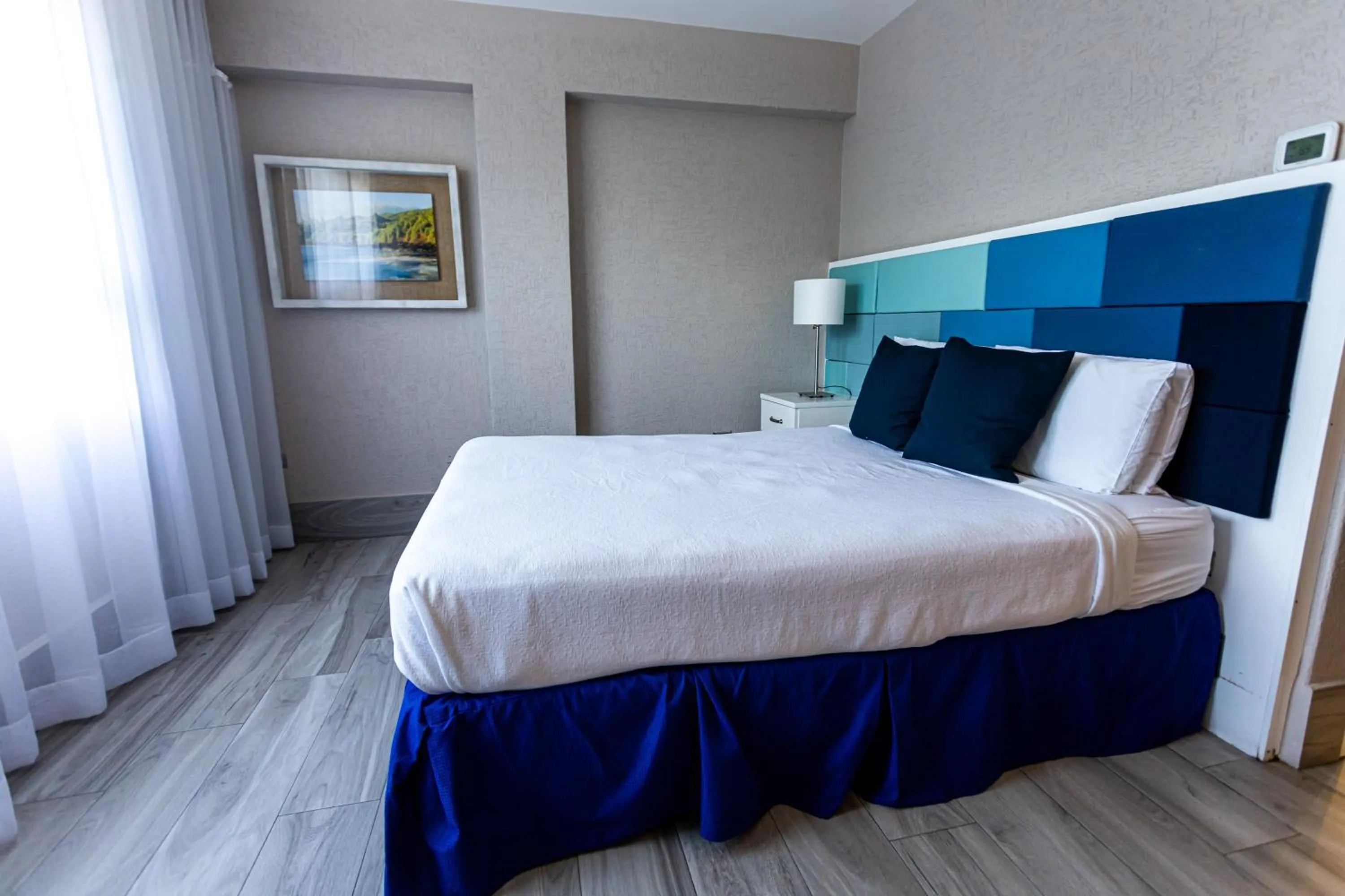 Photo of the whole room, Bed in The Wave Hotel Condado