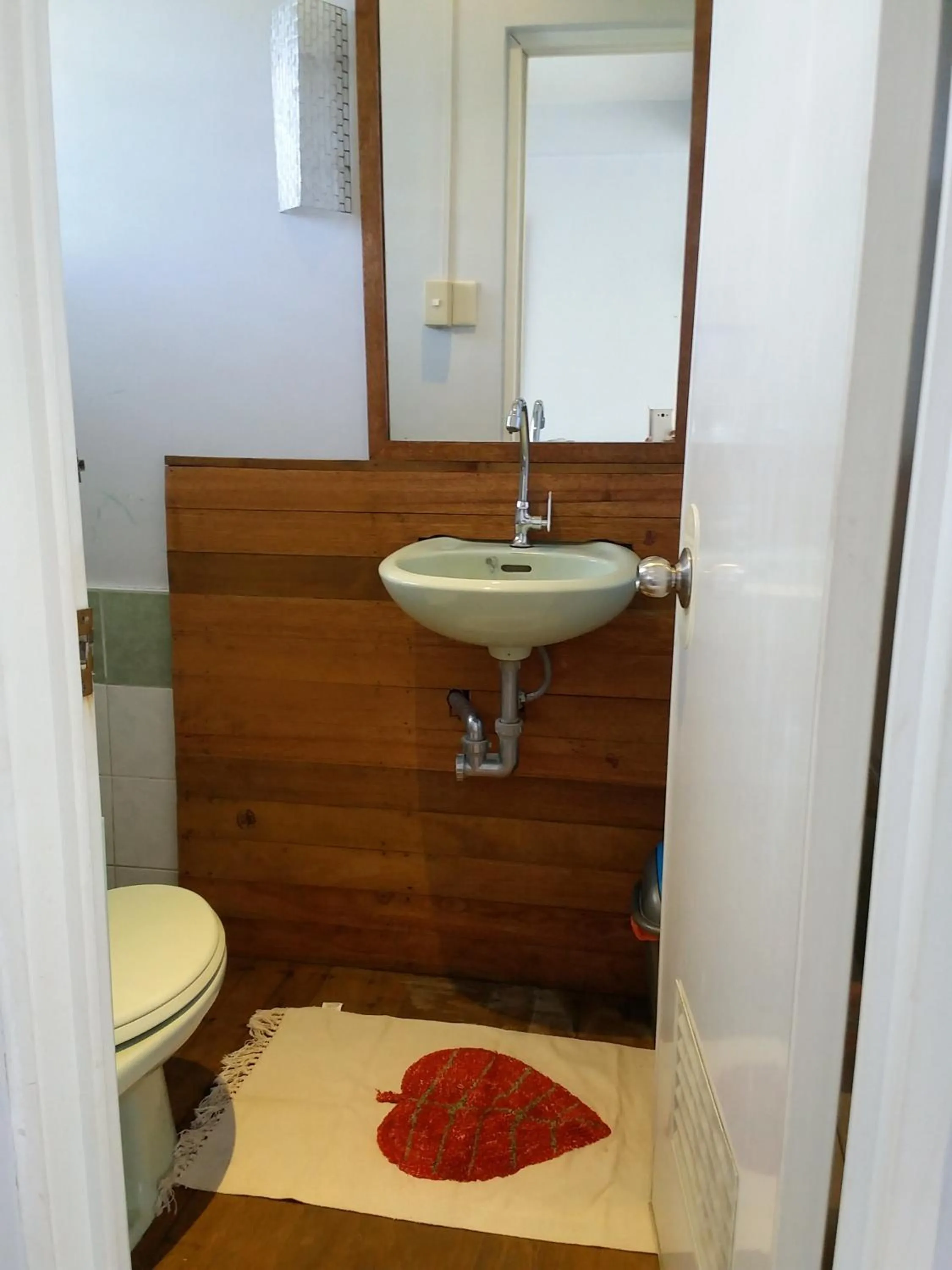 Bathroom in The VRNON Boutique by MY hostel