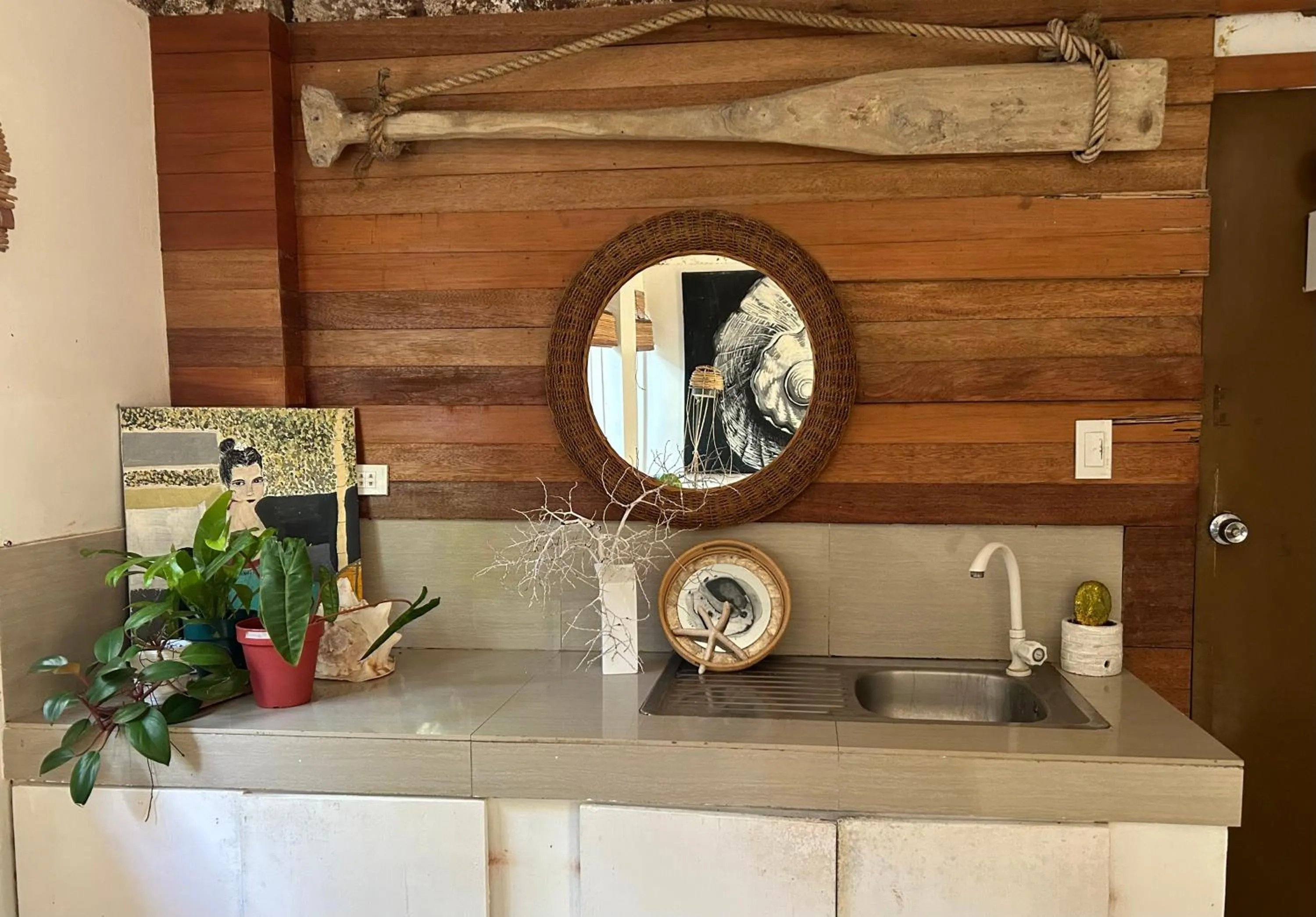 The VRNON Boutique by MY hostel