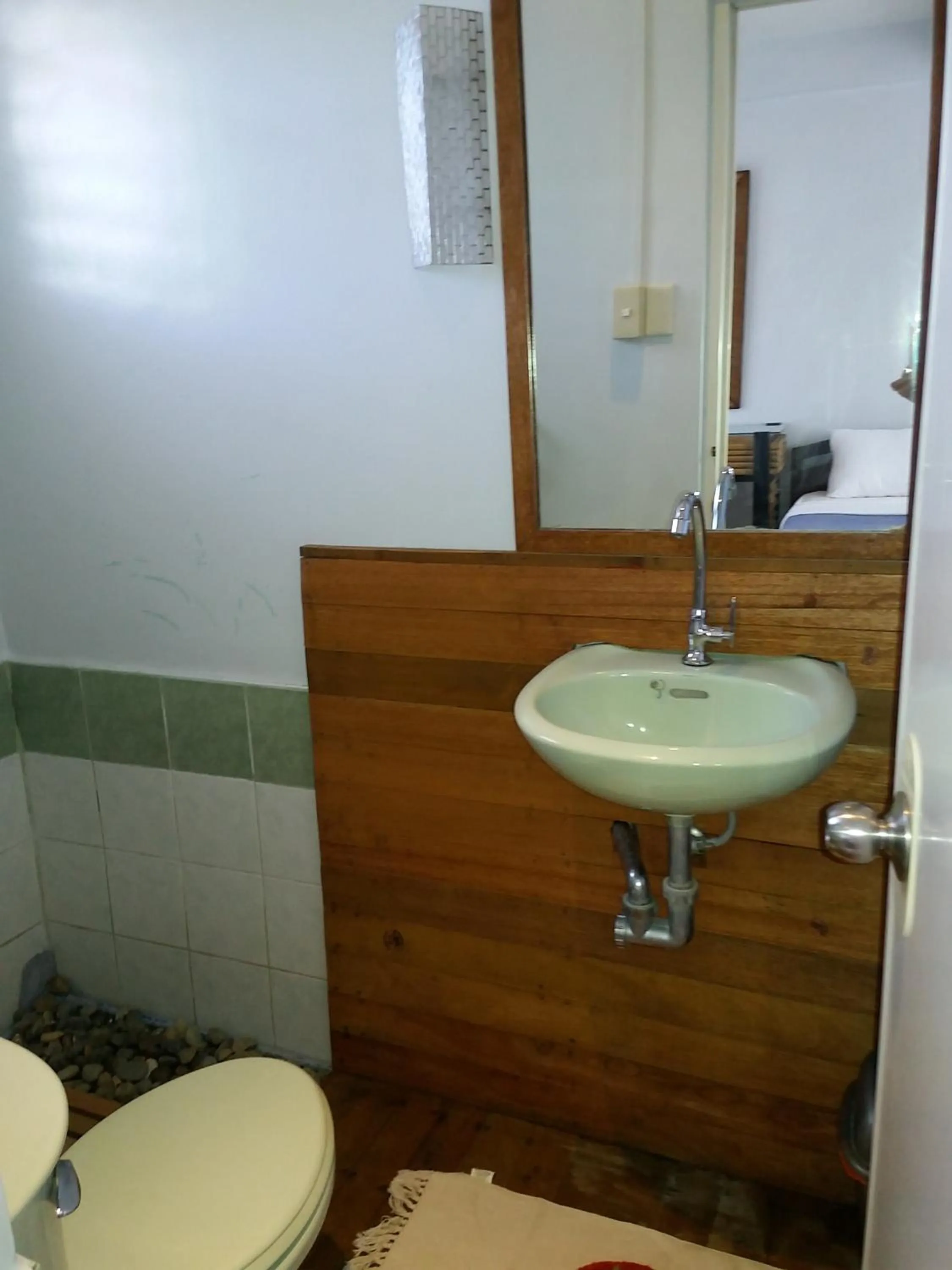 Toilet in The VRNON Boutique by MY hostel