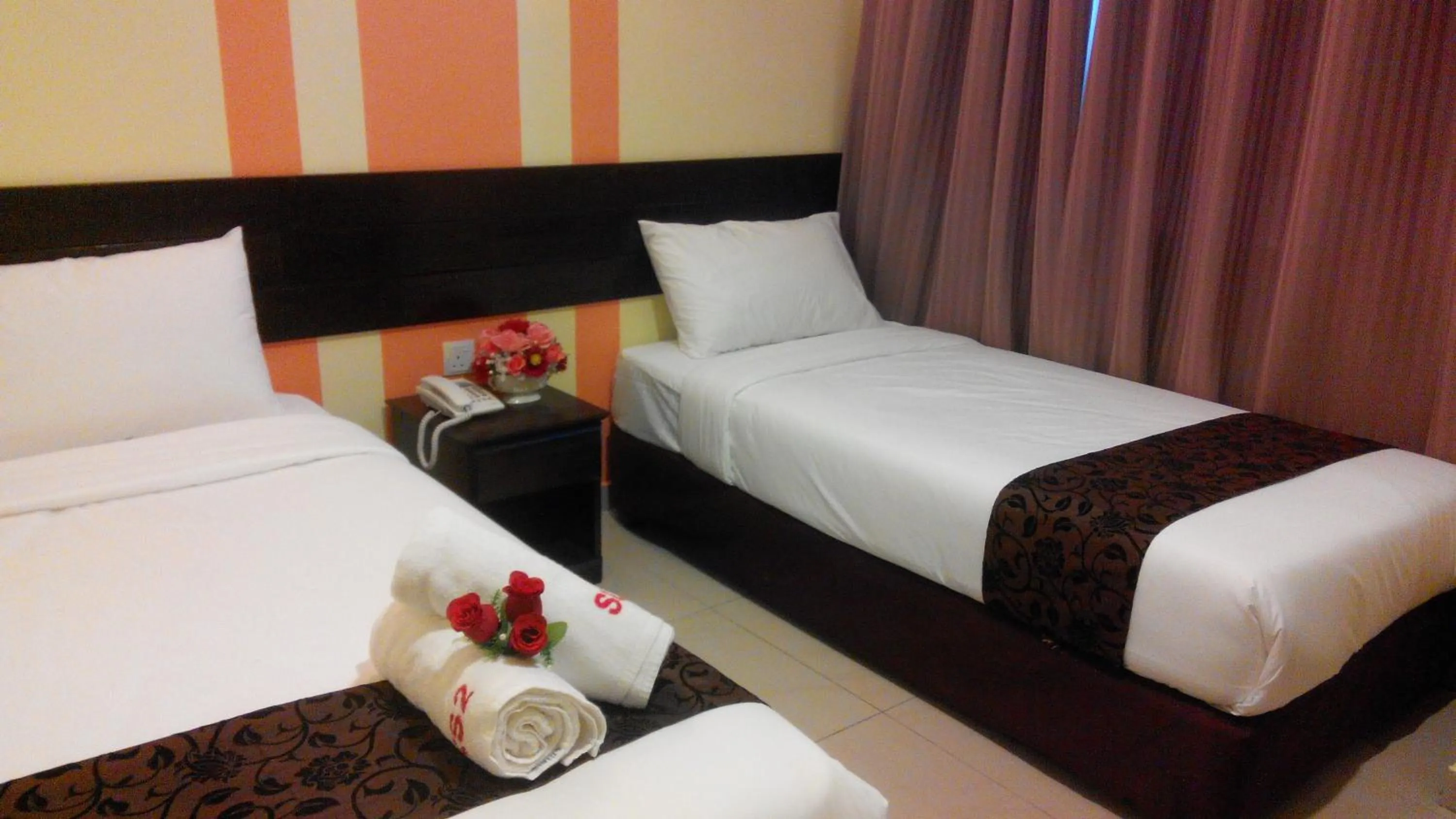bunk bed, Bed in Sun Inns Hotel Pasir Penambang (KS Botanic)