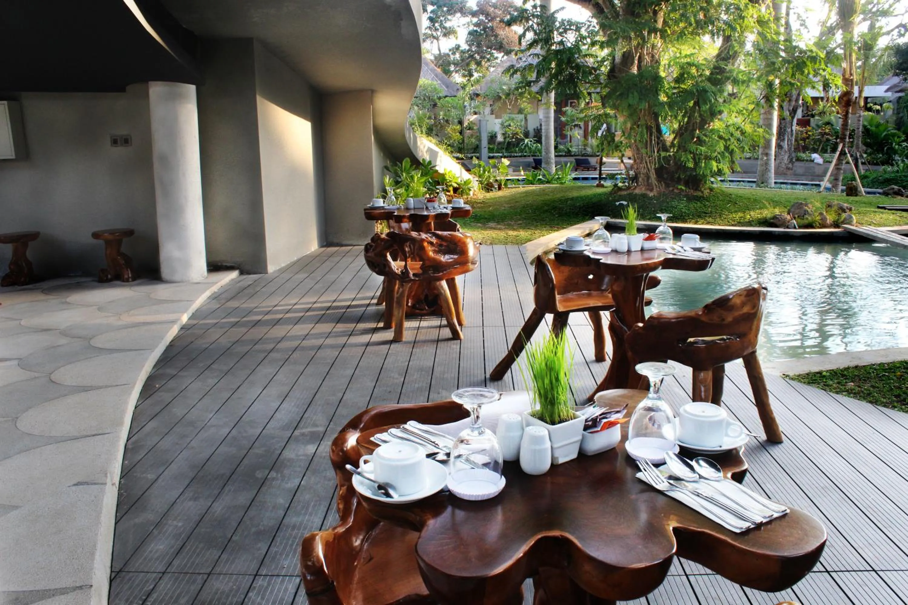 Restaurant/places to eat in Regali Villa Canggu