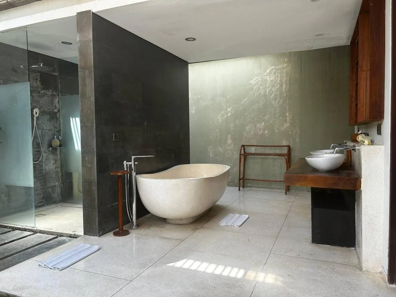Bathroom in Regali Villa Canggu