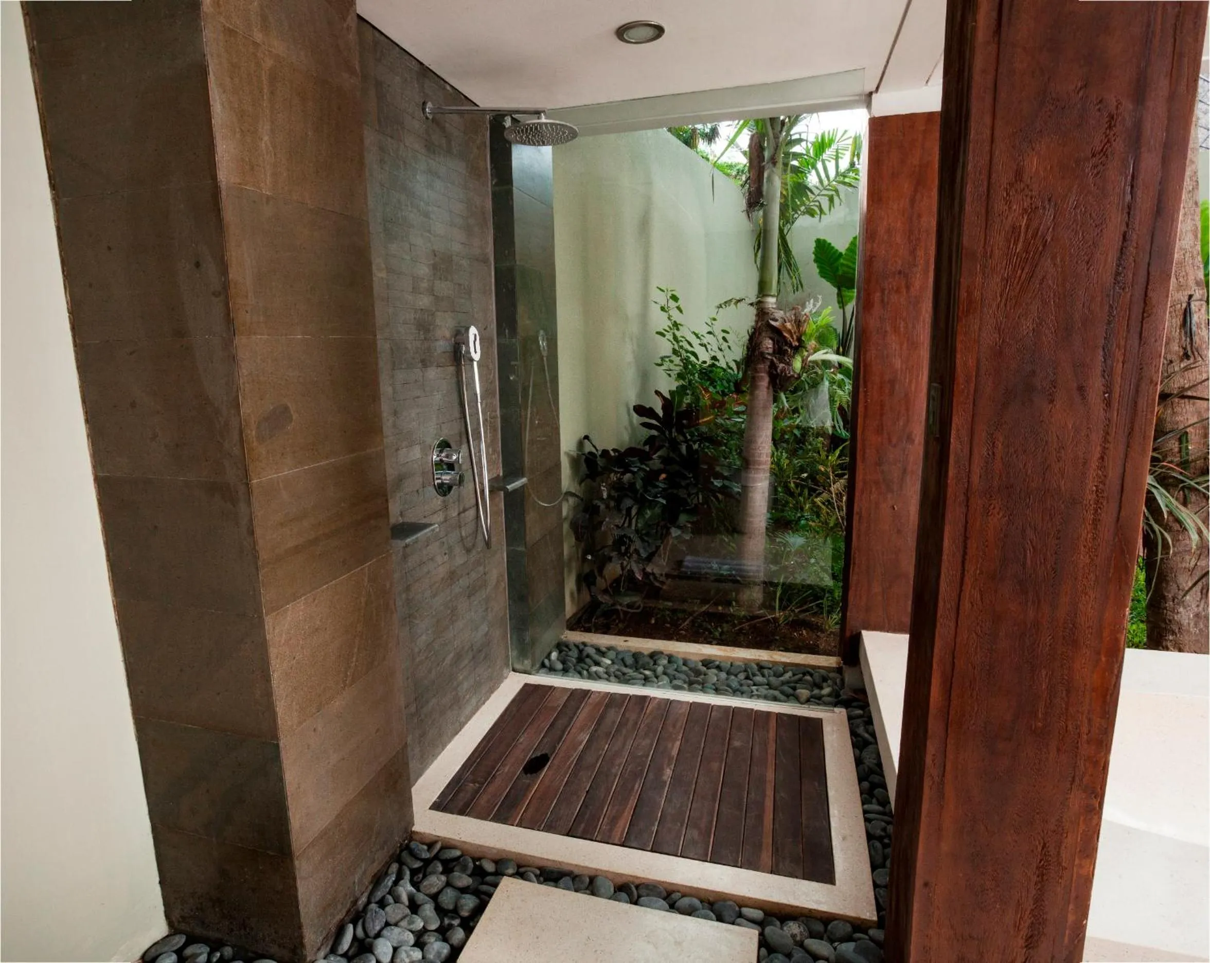 Bathroom in Regali Villa Canggu
