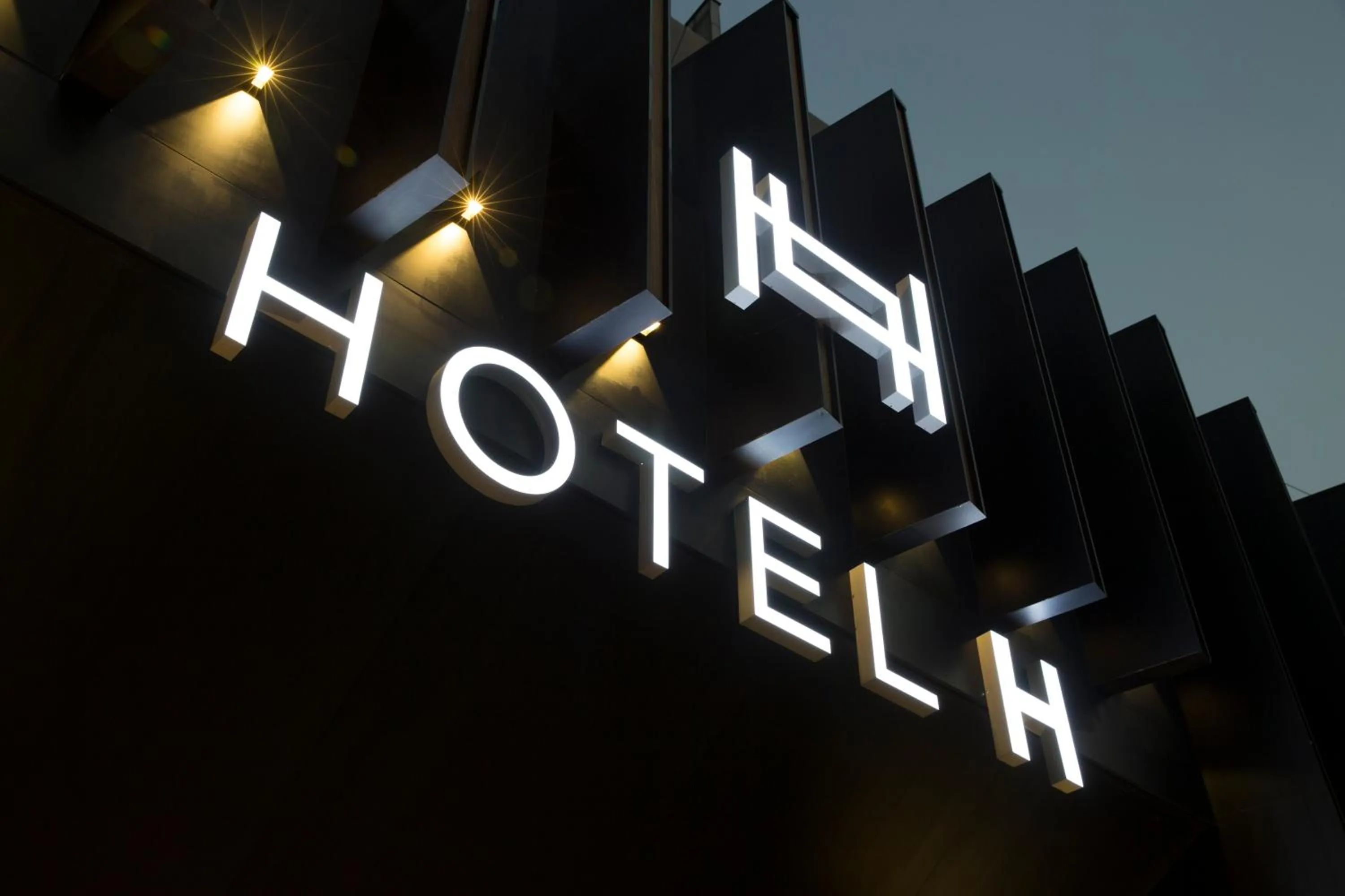 Night in HOTEL H