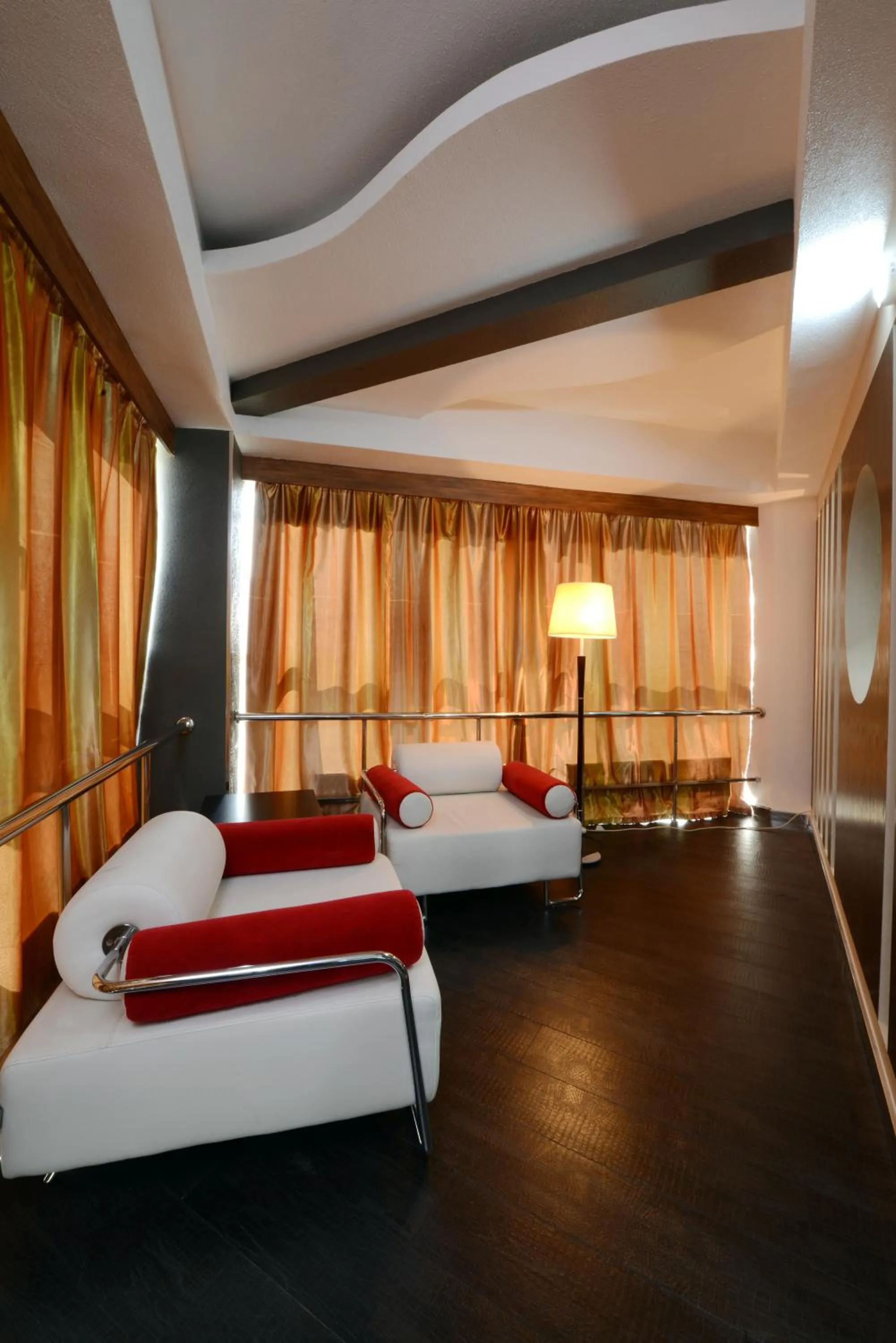 Seating area, Bed in Zolo Hotel