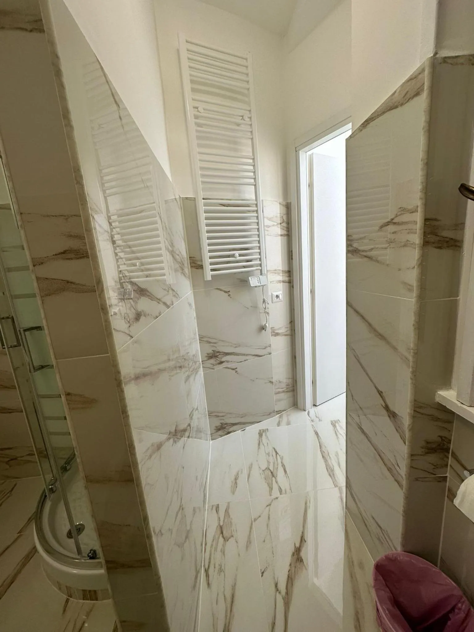 Shower in Sofia Holiday Home