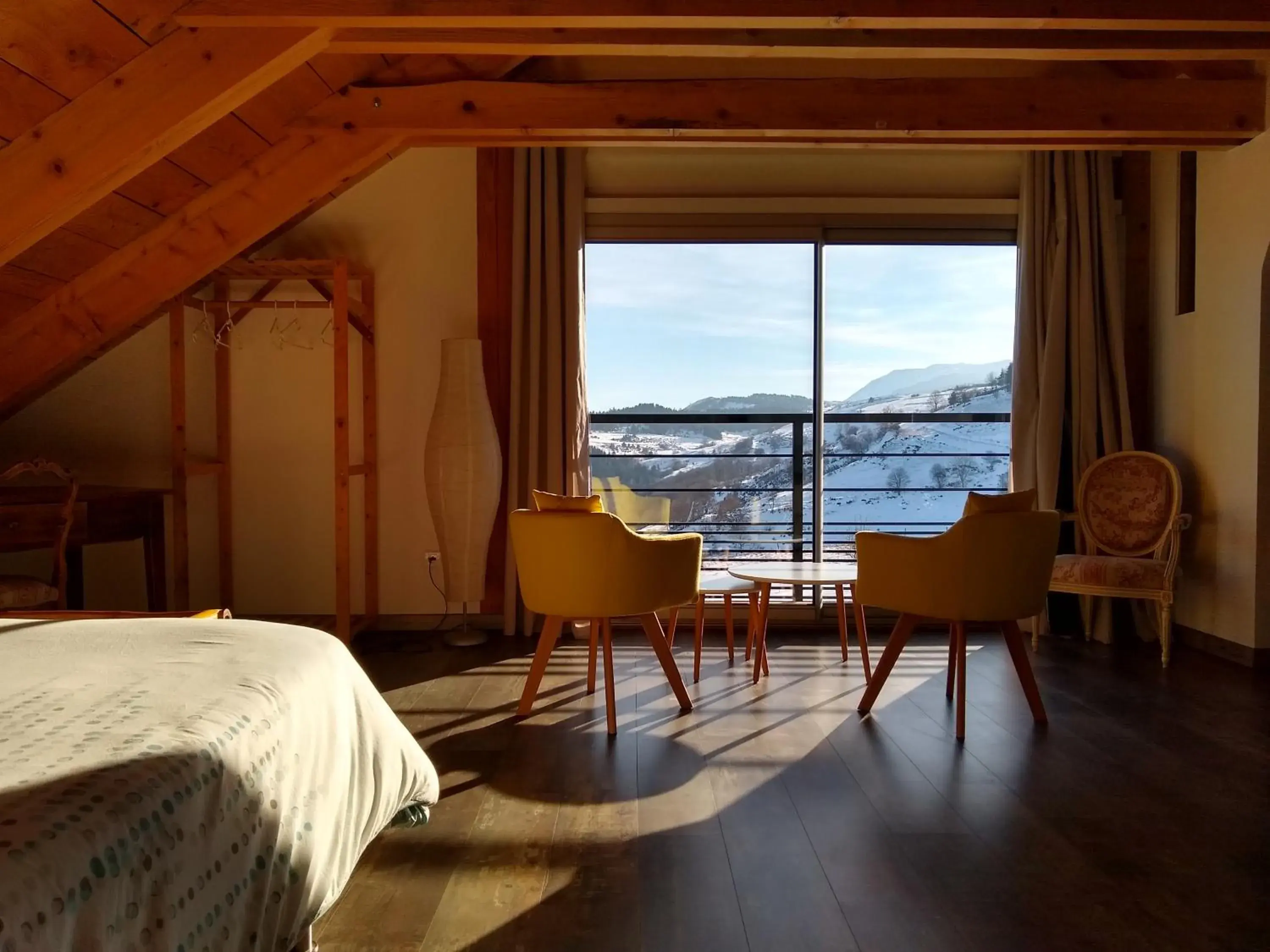 Large Double Room in La Grange de l'Ardeyrol Large Double Room in La Grange de l'Ardeyrol